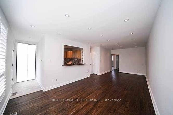 271 Mcconvey Drive Property Photo 3