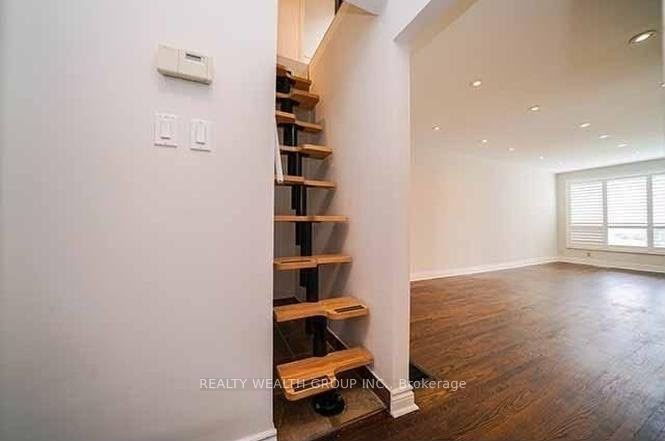 271 Mcconvey Drive Property Photo 4