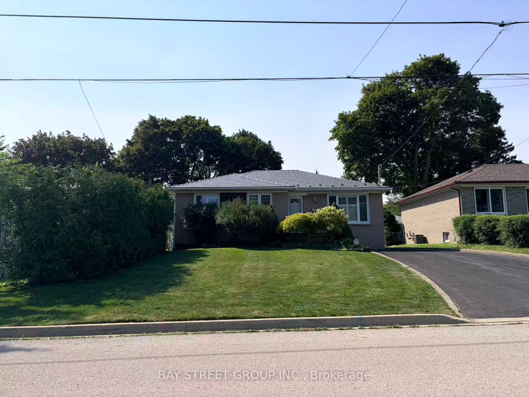 402 Osiris Drive Property Photo 1