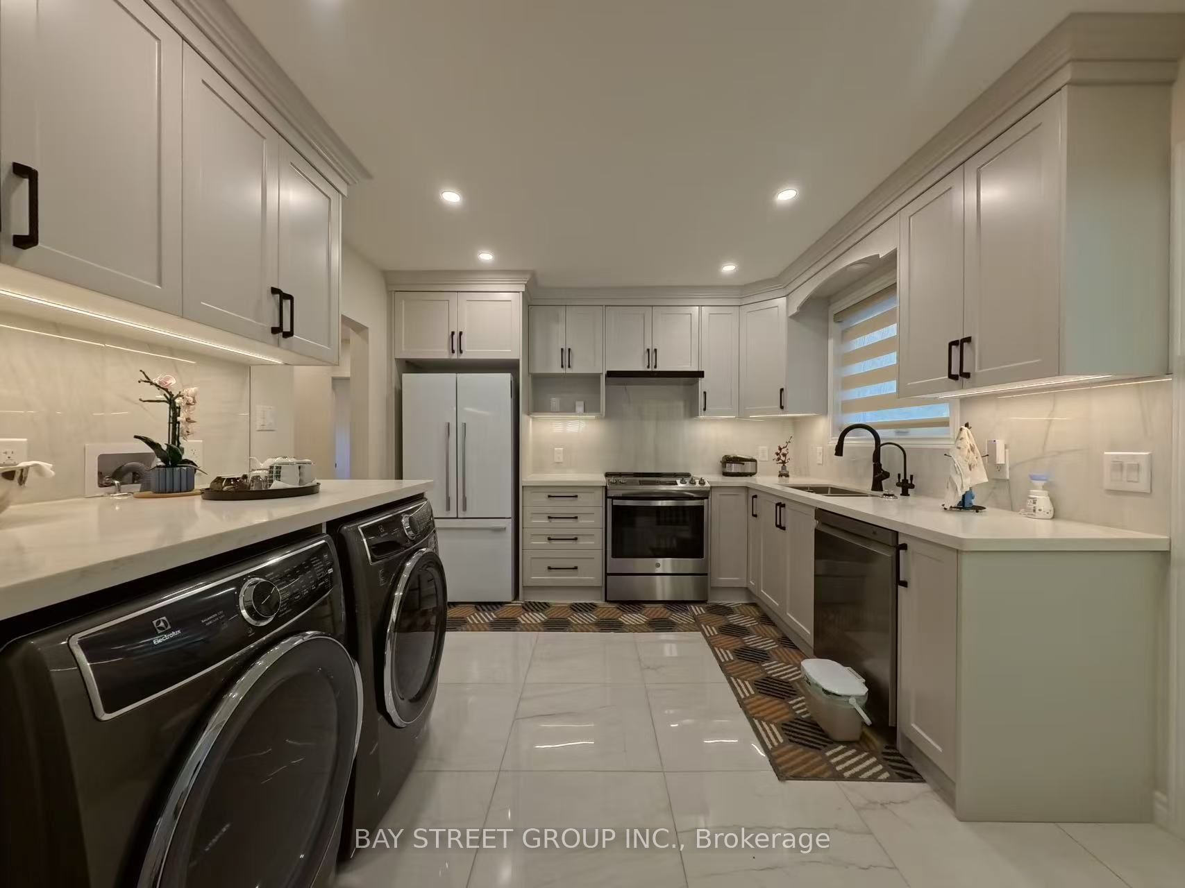 402 Osiris Drive Property Photo 12