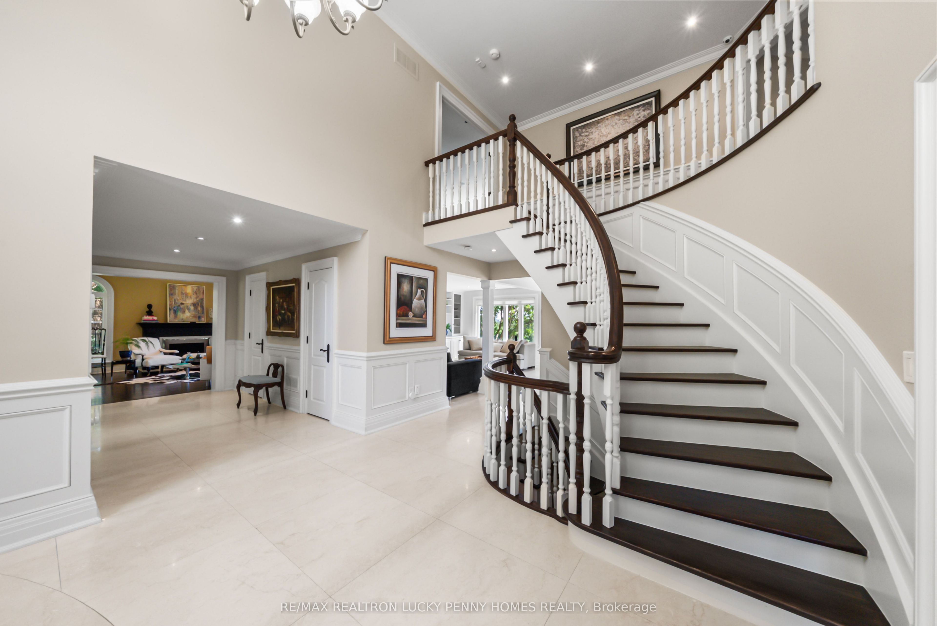 27 Glenridge Drive Property Photo 8