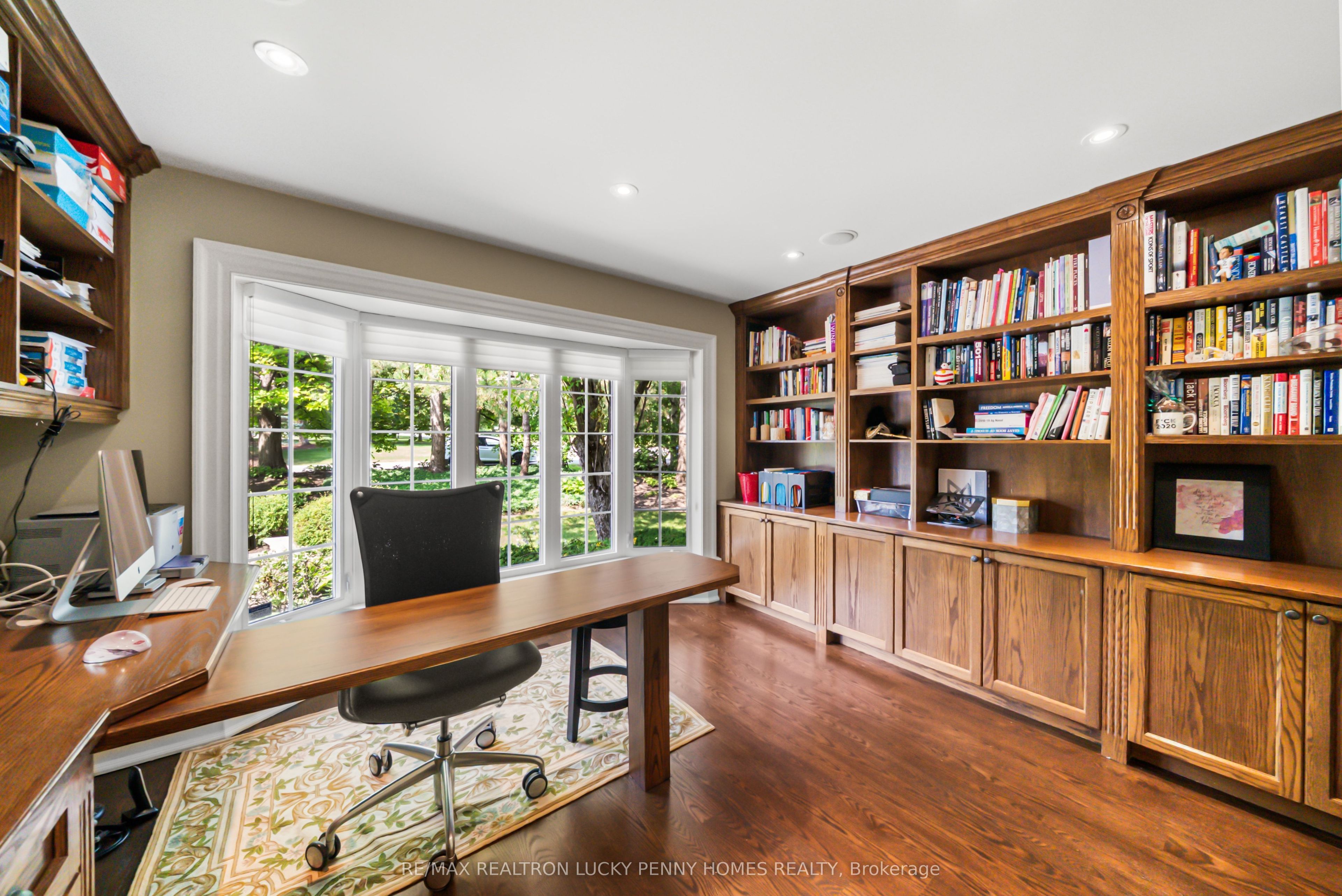 27 Glenridge Drive Property Photo 11