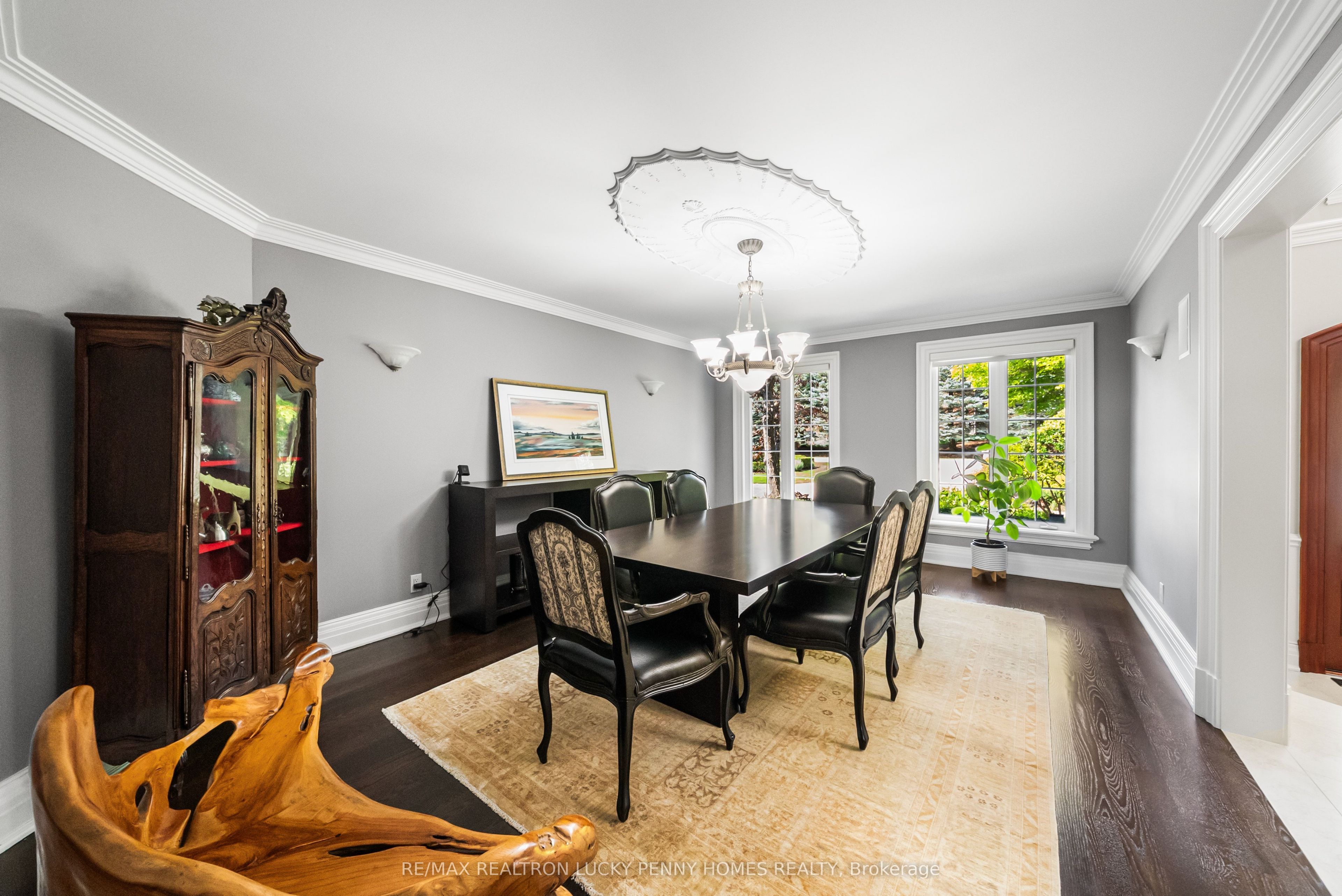 27 Glenridge Drive Property Photo 12