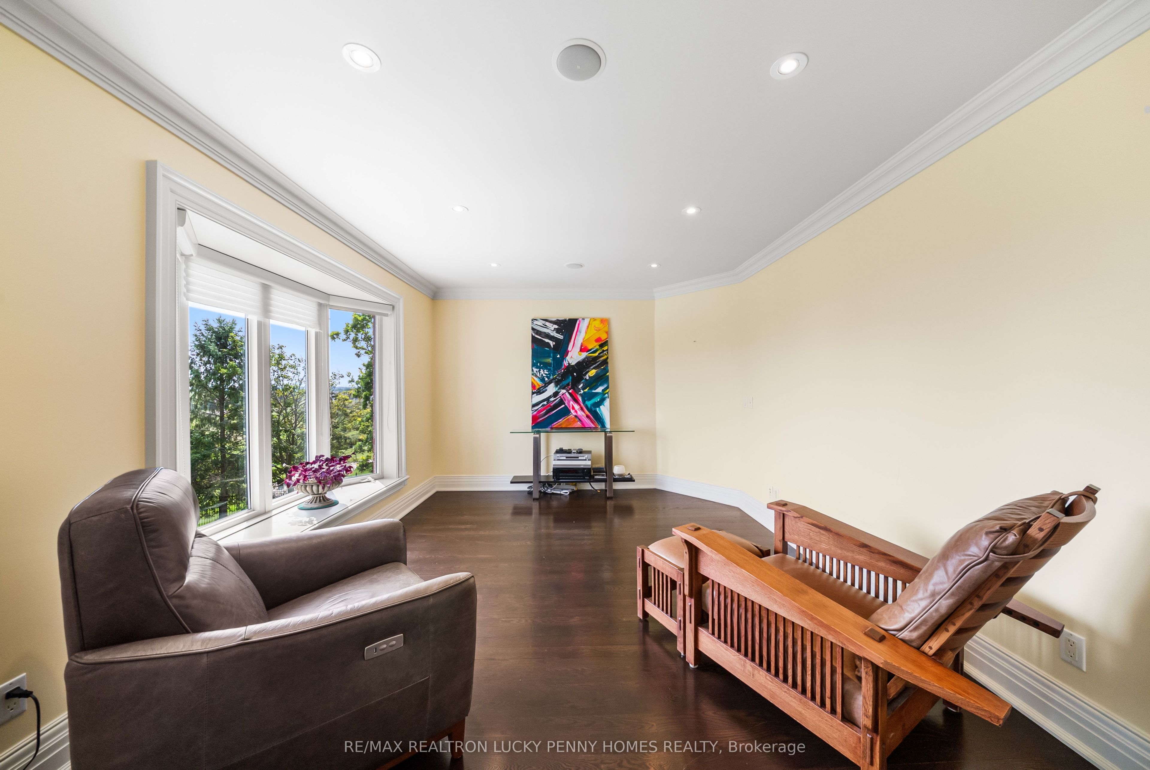27 Glenridge Drive Property Photo 34