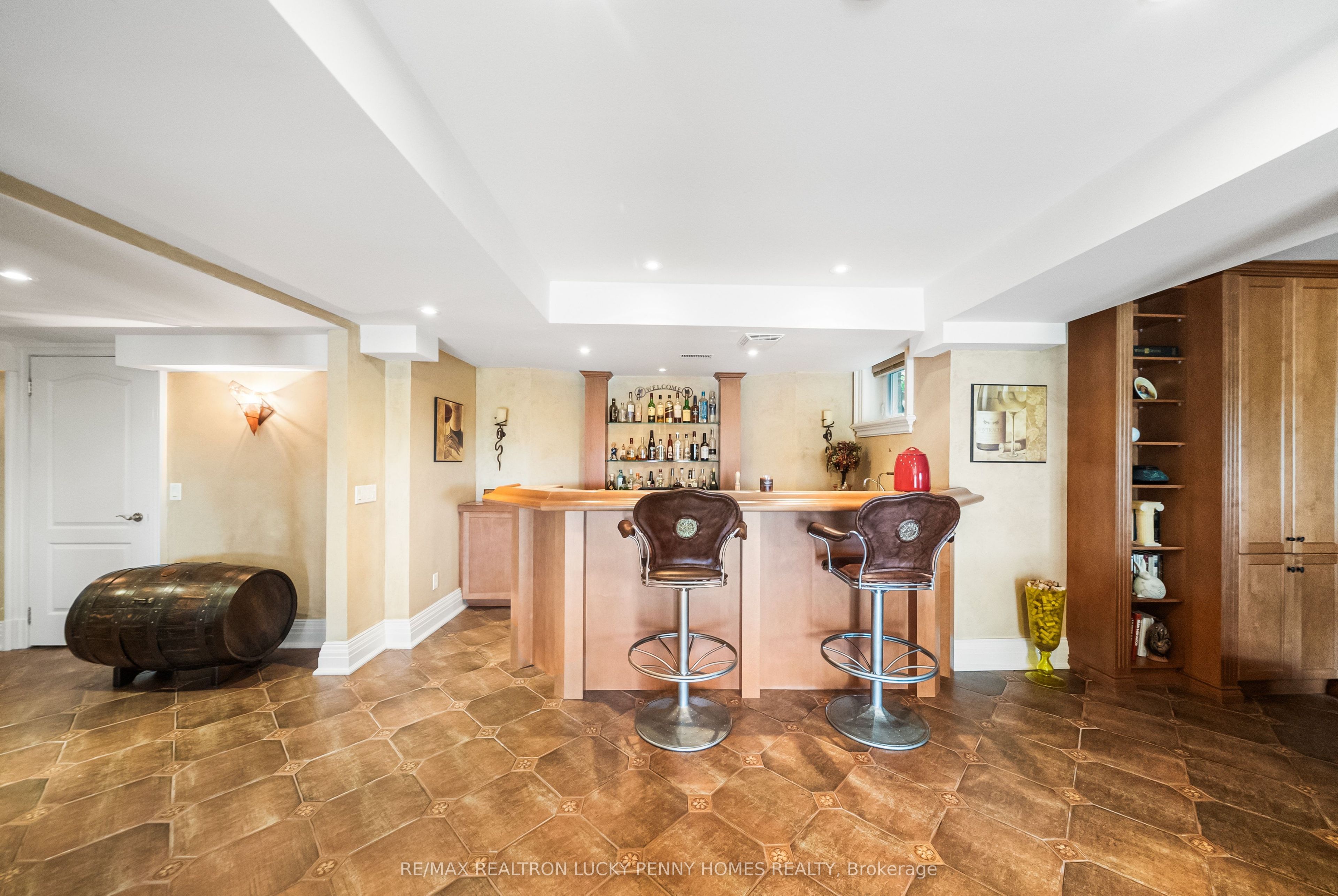 27 Glenridge Drive Property Photo 41