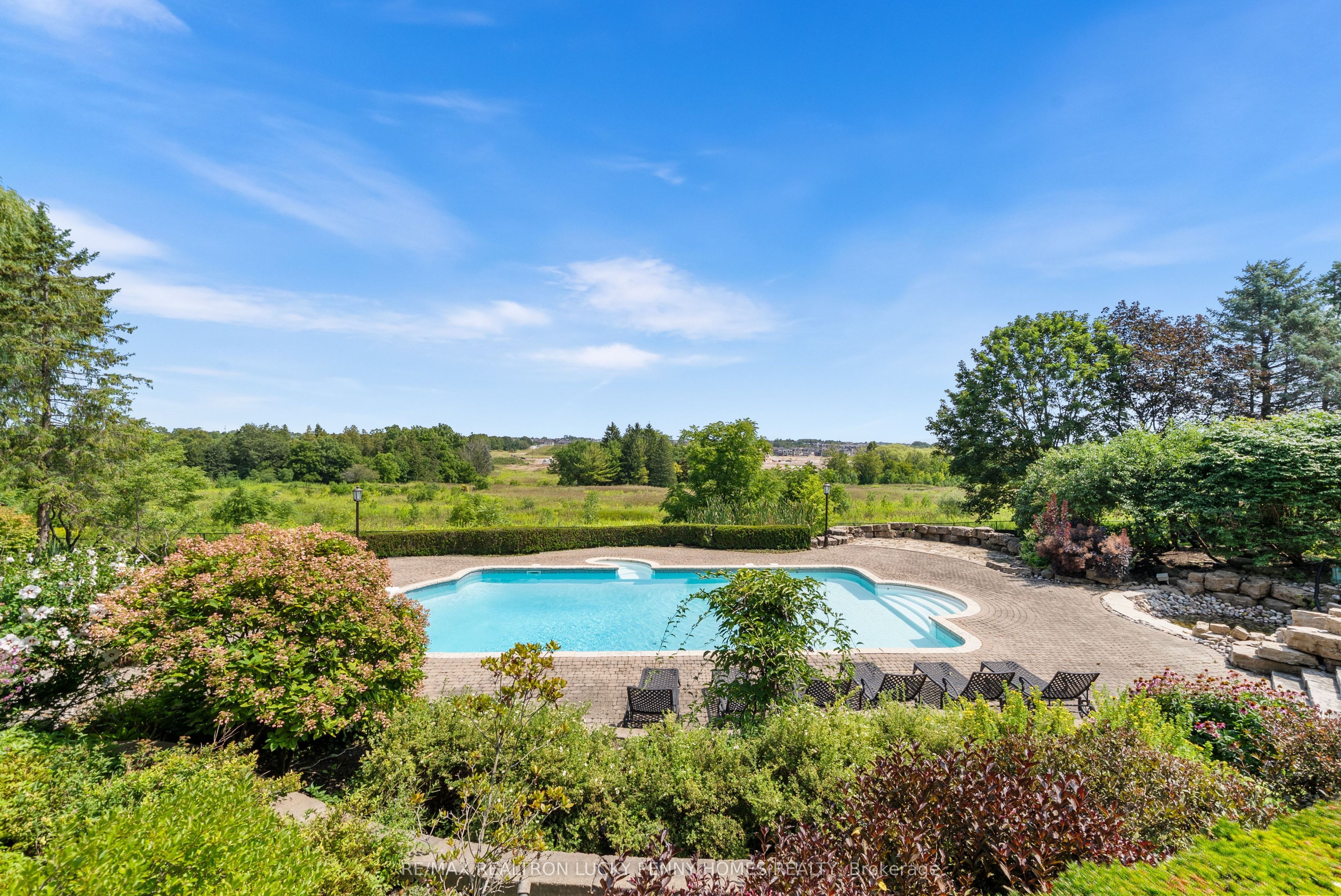 27 Glenridge Drive Property Photo 48