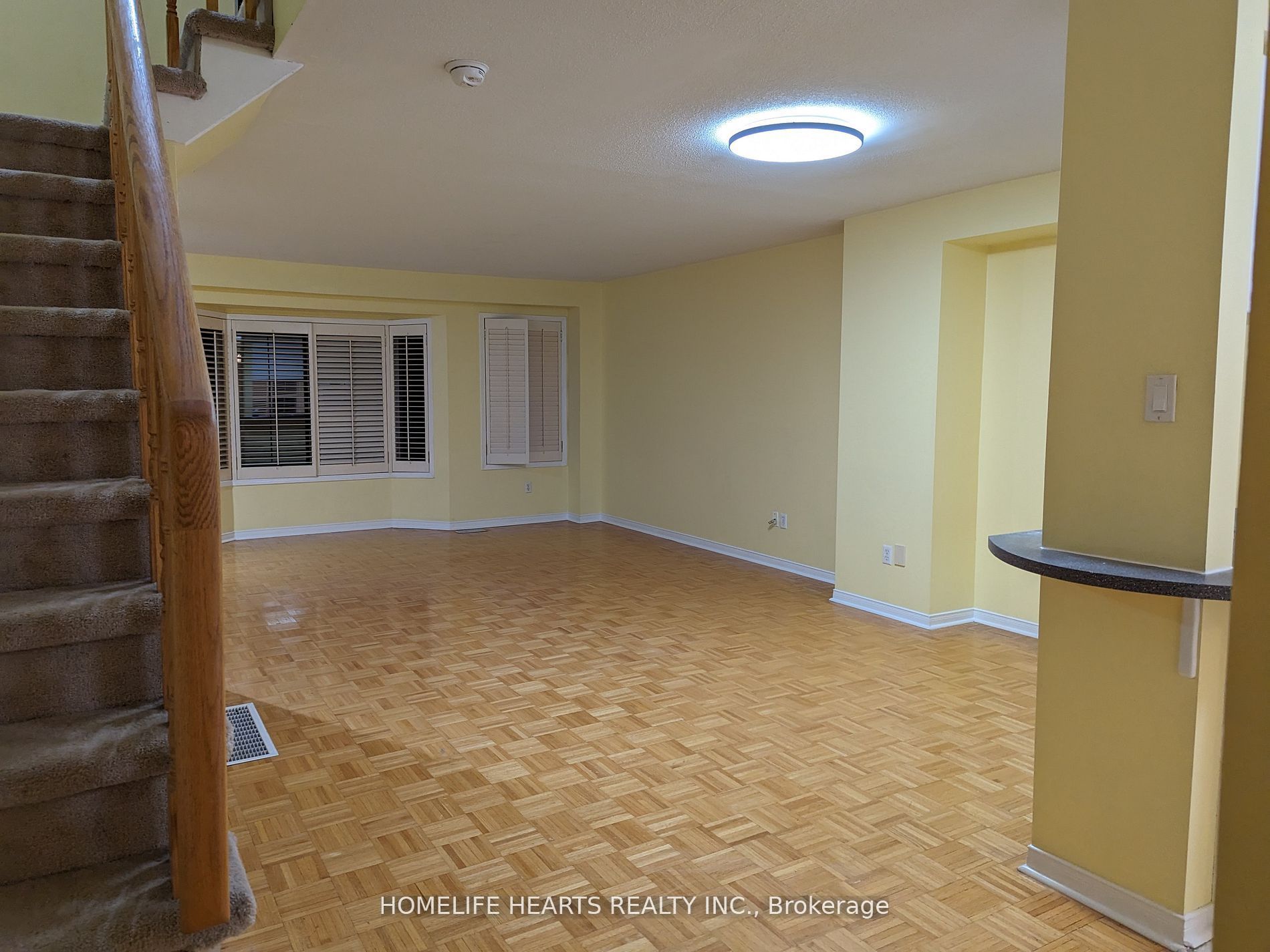 18 Clark Avenue W 192 Property Photo 4