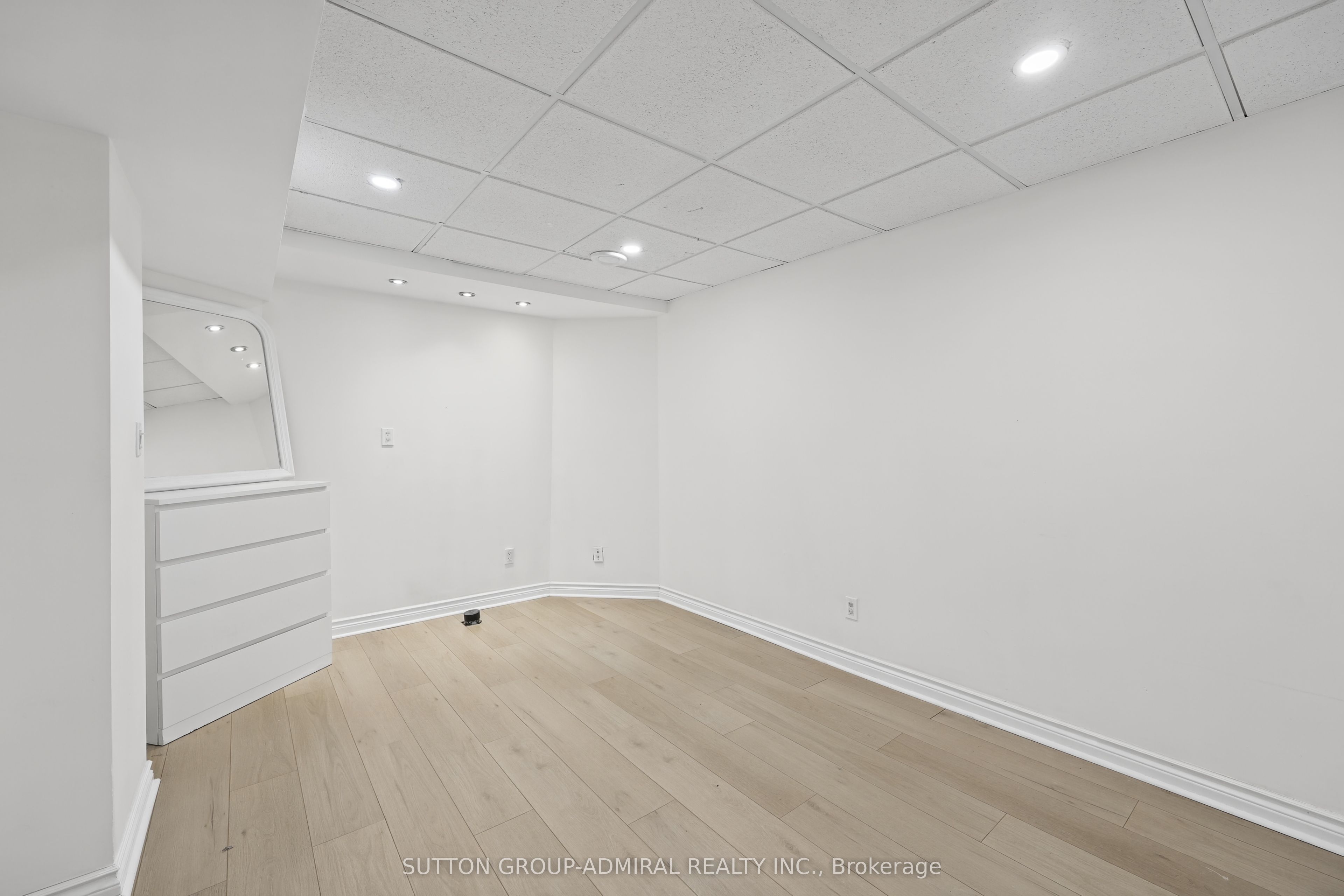 328 Woodspring Avenue Basement Property Photo 5