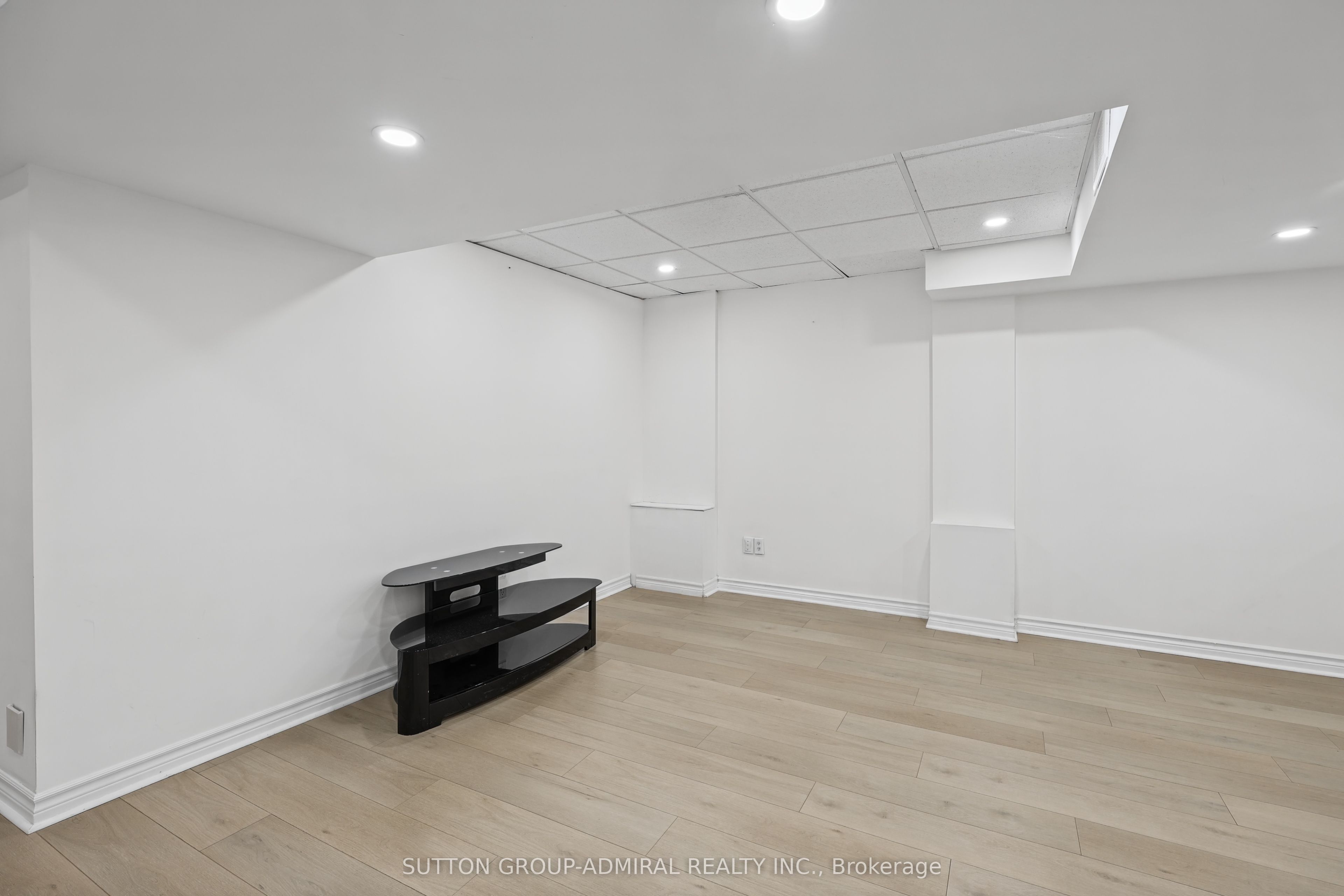 328 Woodspring Avenue Basement Property Photo 13