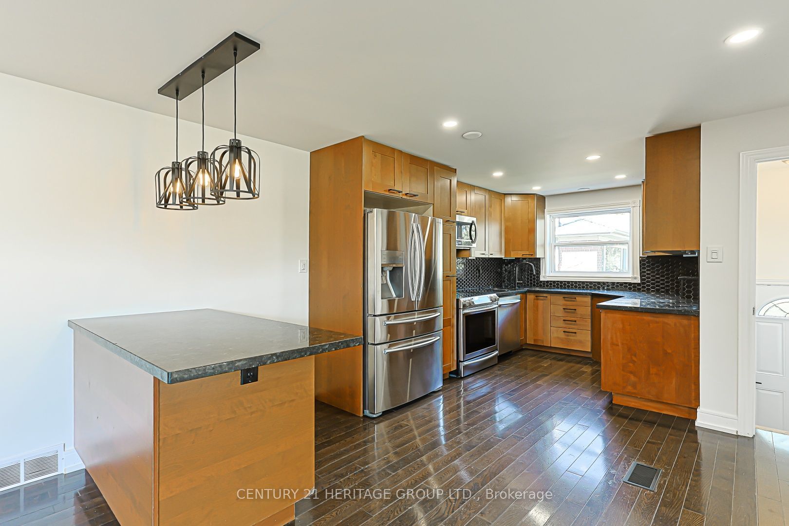 314 Wenlock Avenue Property Photo 6