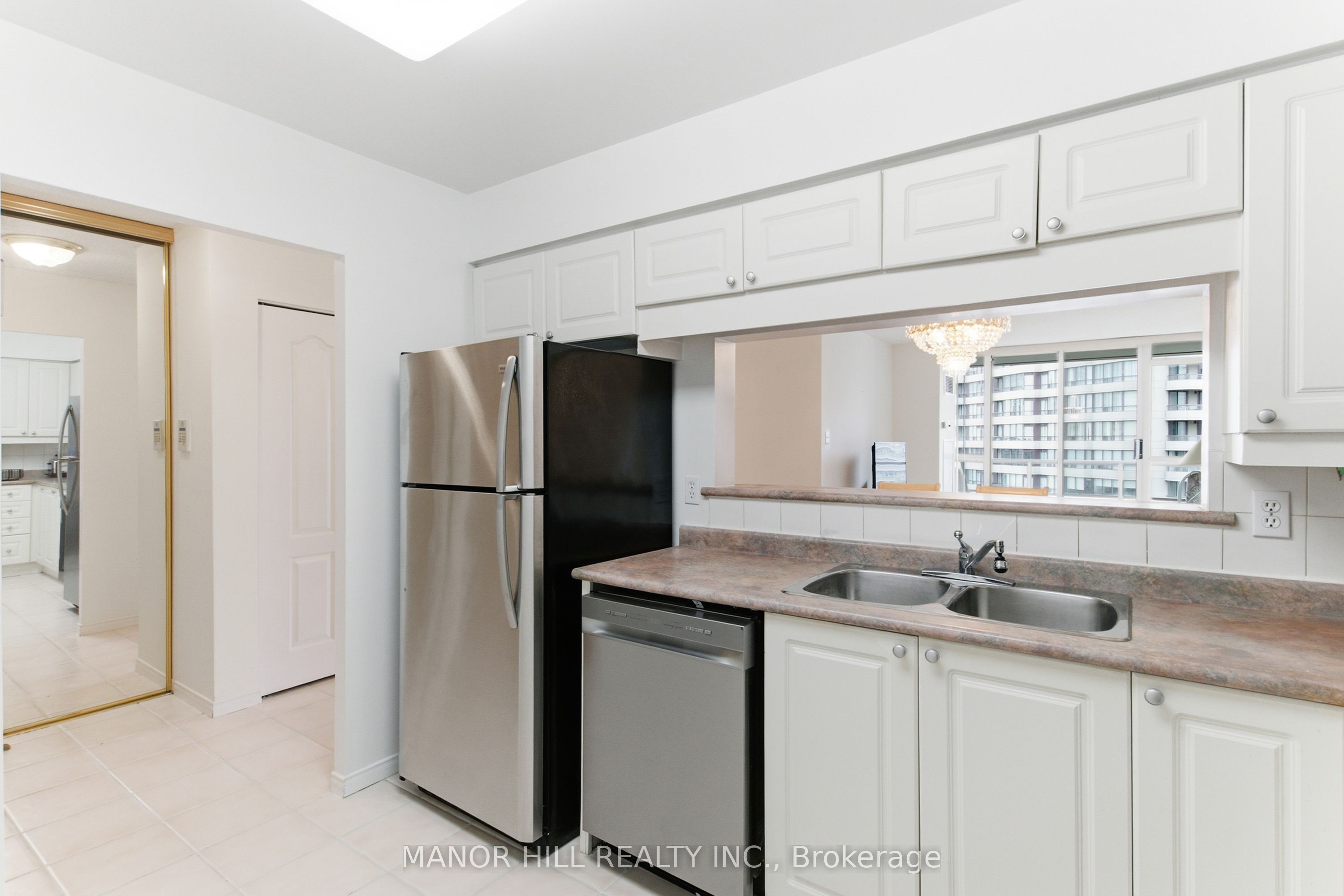 11 Townsgate Drive 814 Property Photo 21