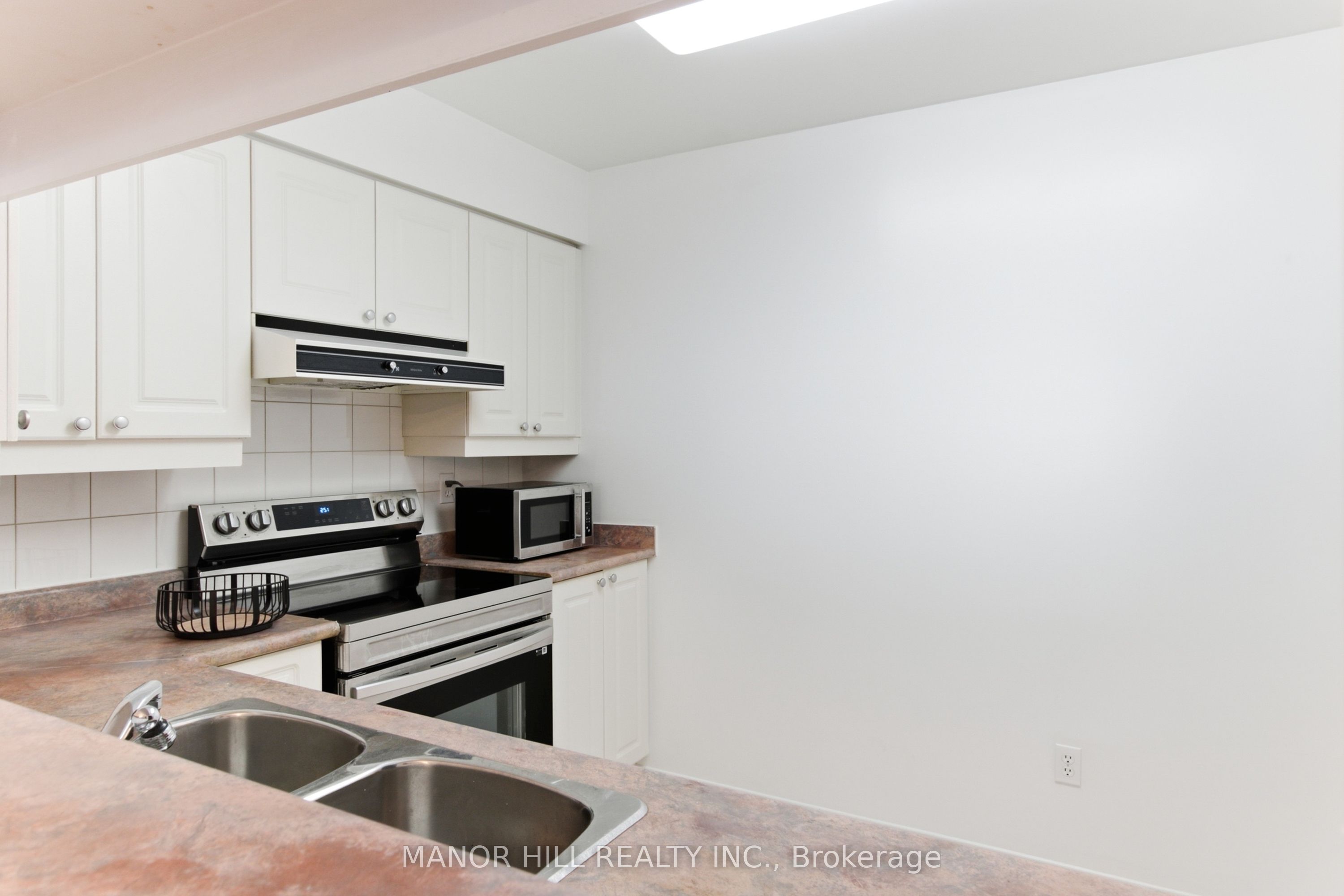 11 Townsgate Drive 814 Property Photo 22