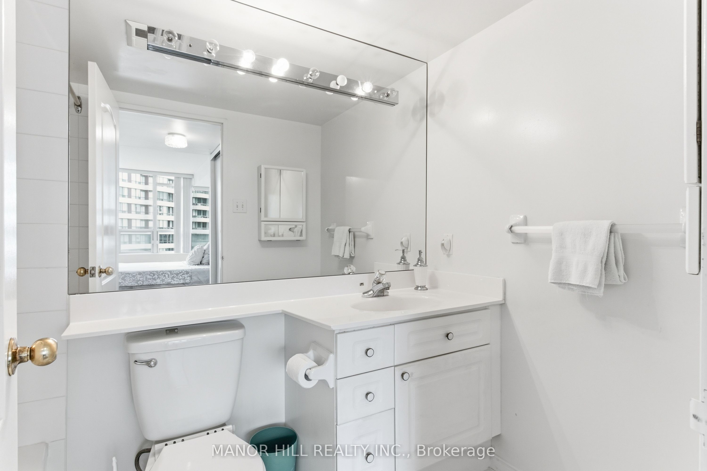 11 Townsgate Drive 814 Property Photo 28