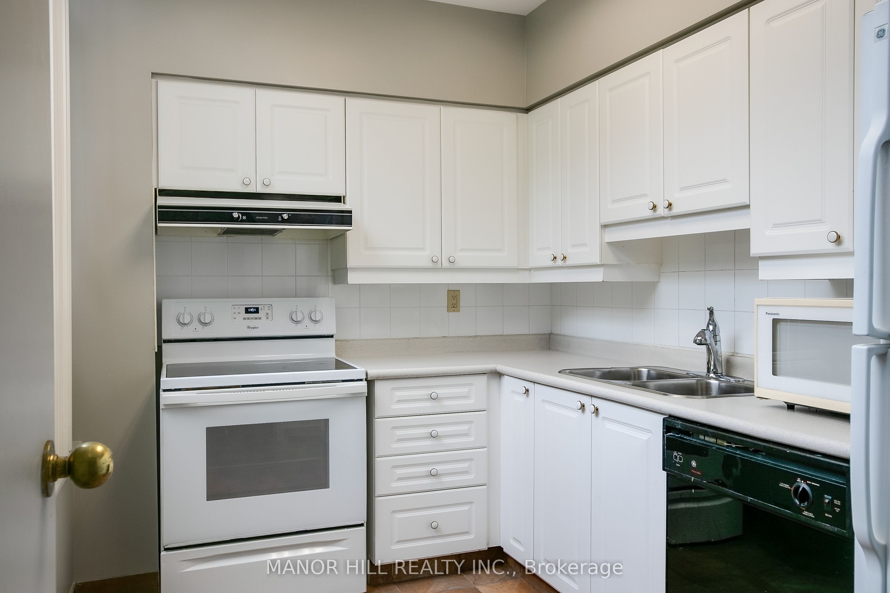 11 Townsgate Drive 814 Property Photo 45