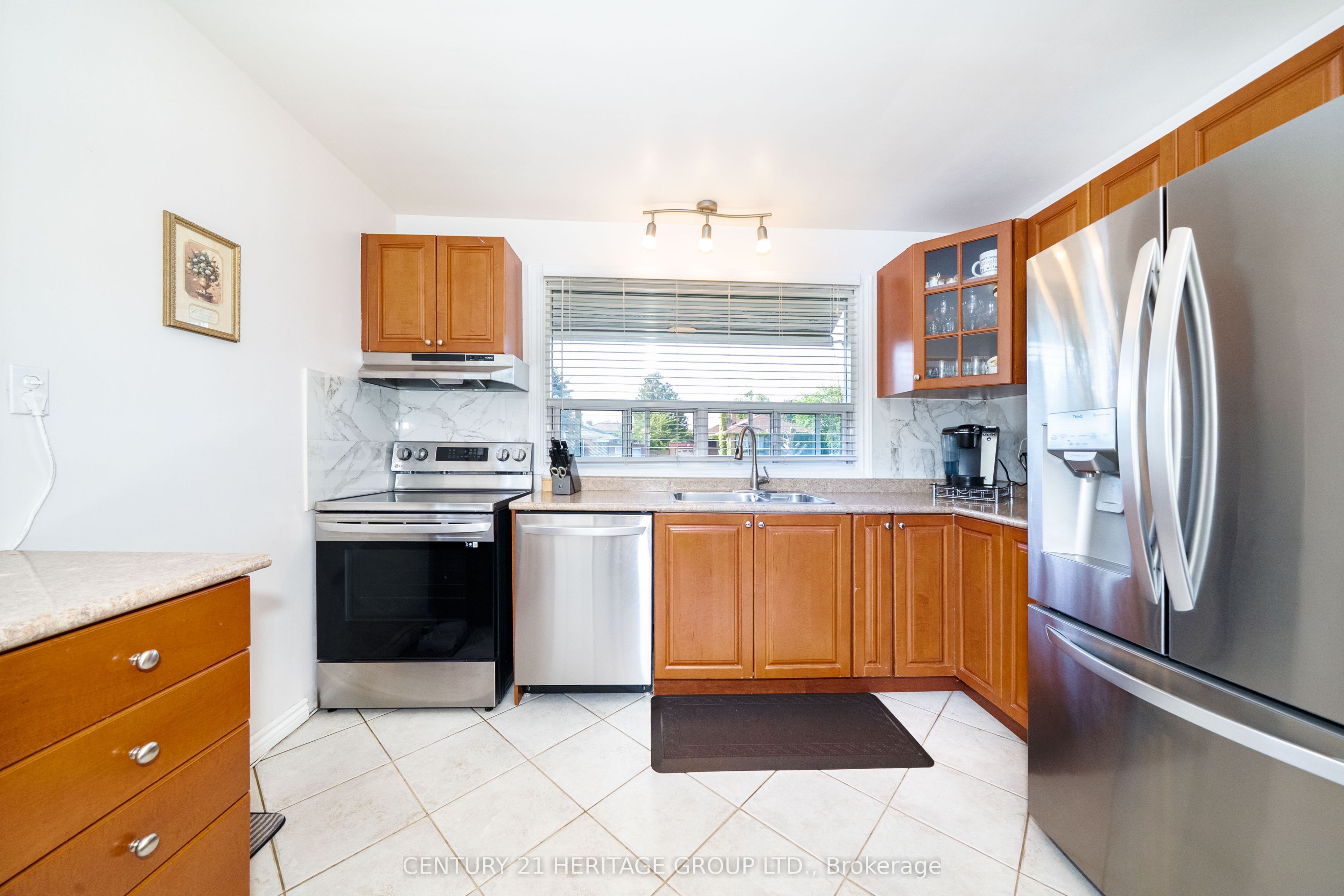 417 Paliser Crescent S Property Photo 12