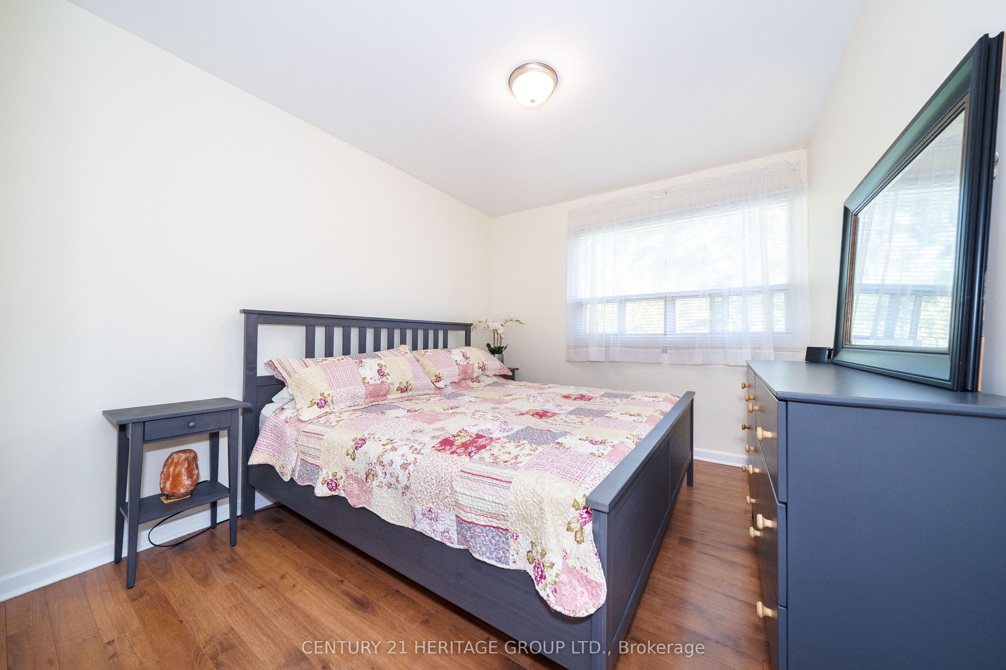 417 Paliser Crescent S Property Photo 20
