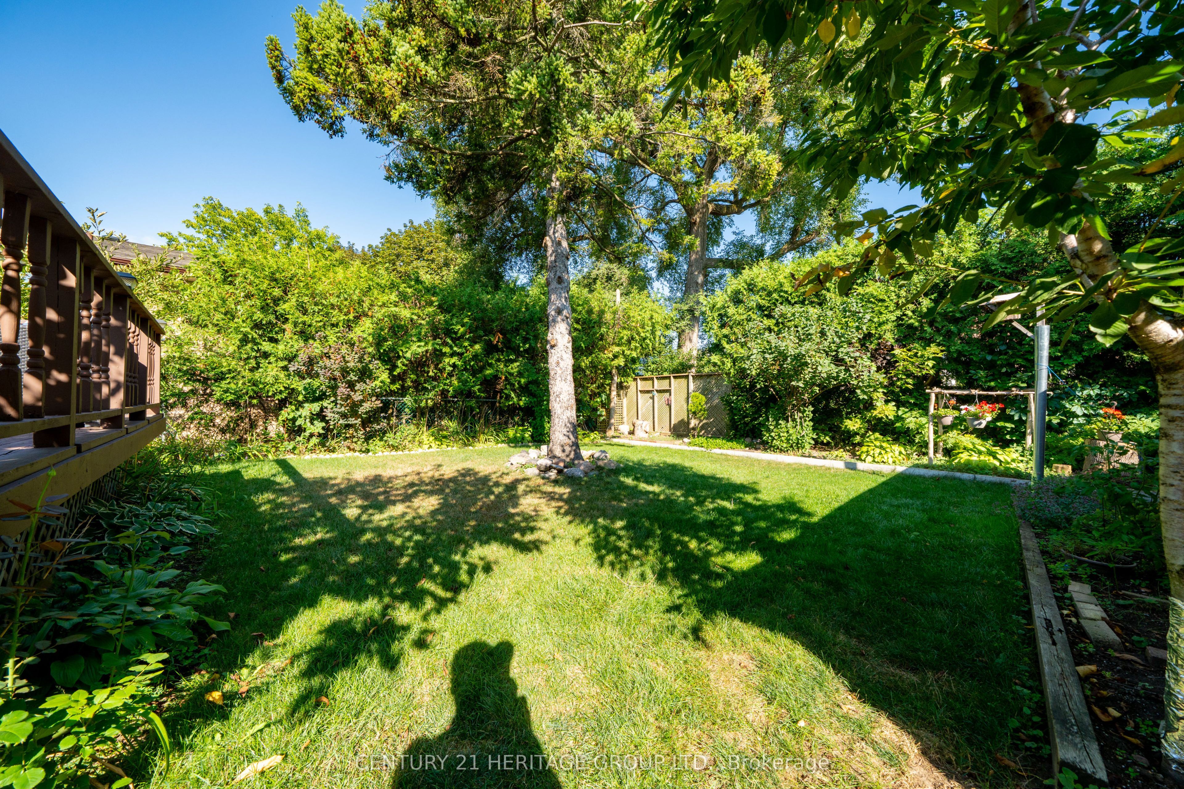 417 Paliser Crescent S Property Photo 40