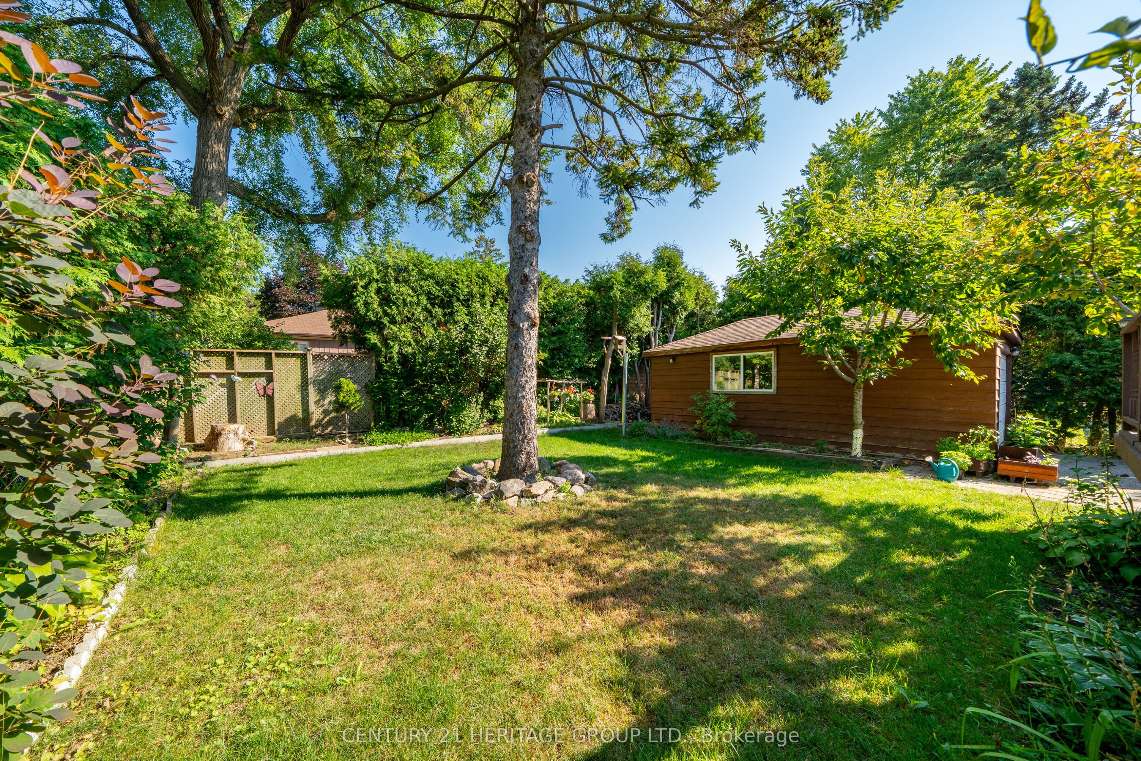 417 Paliser Crescent S Property Photo 41