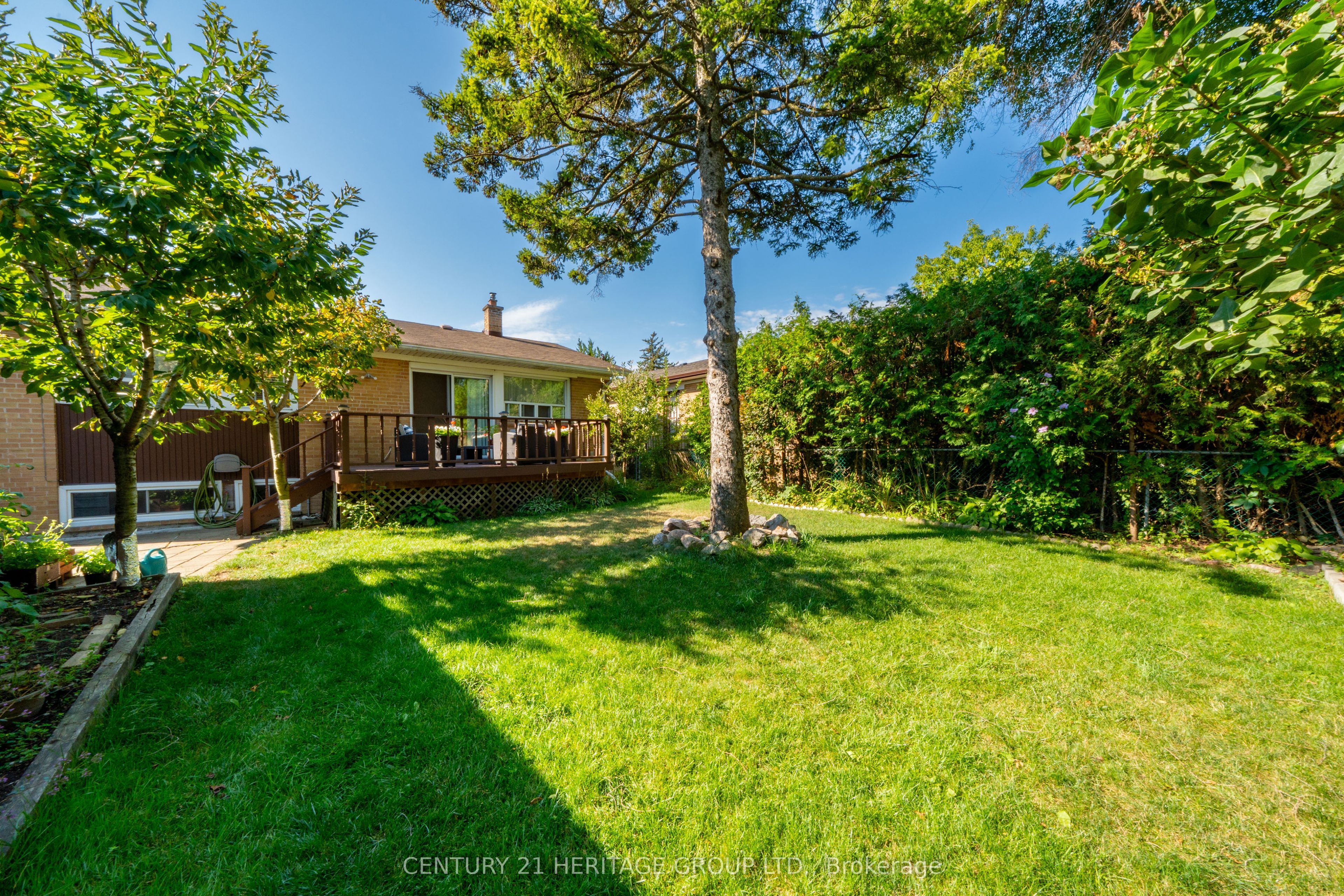 417 Paliser Crescent S Property Photo 43