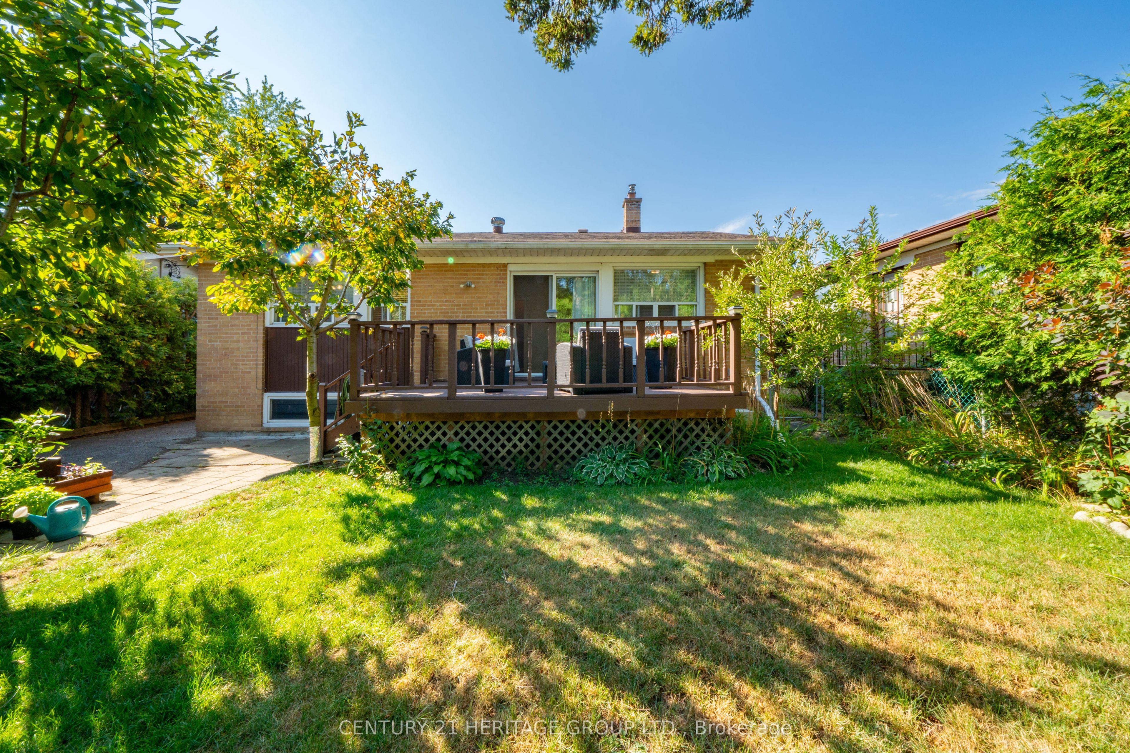 417 Paliser Crescent S Property Photo 44