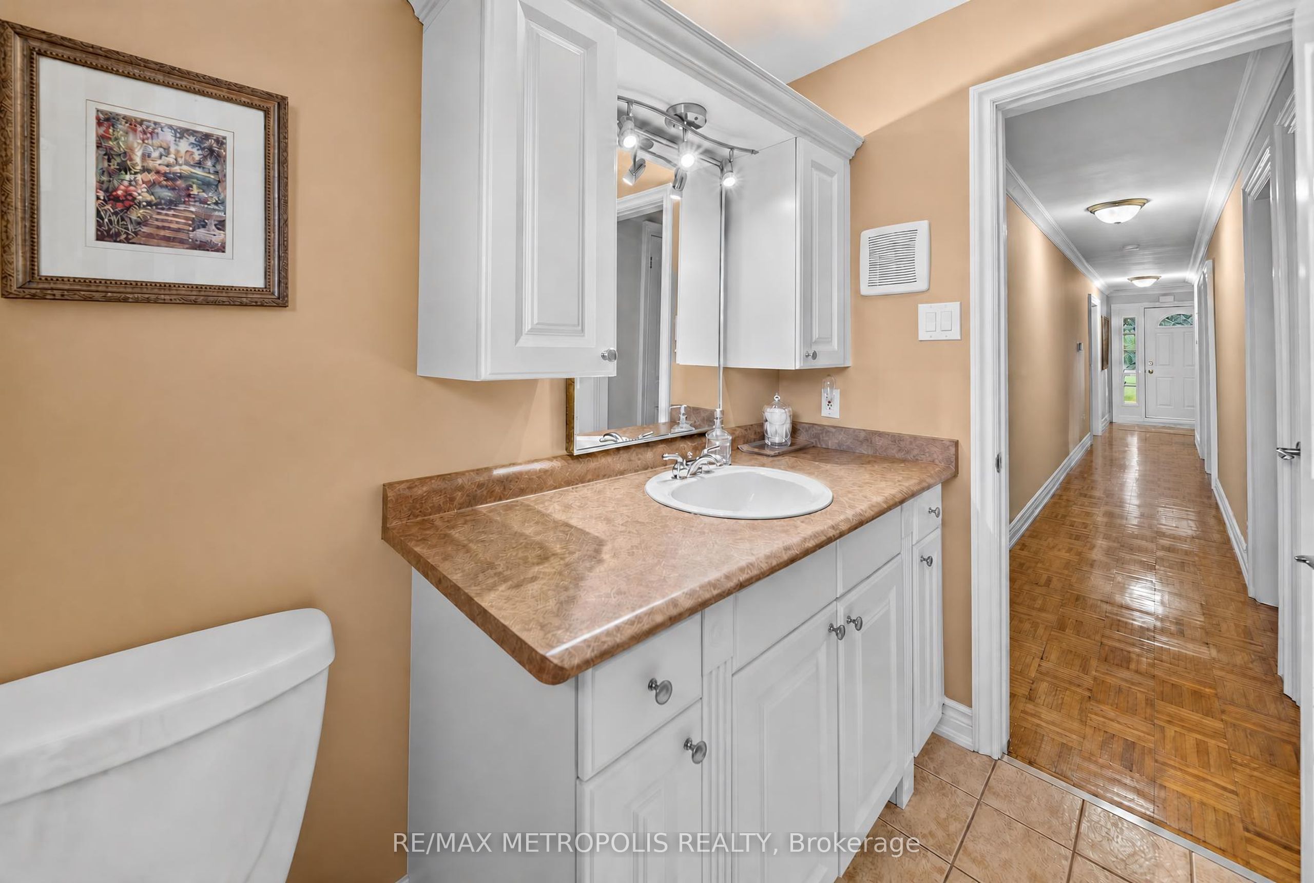6370 Hillsdale Drive Property Photo 7