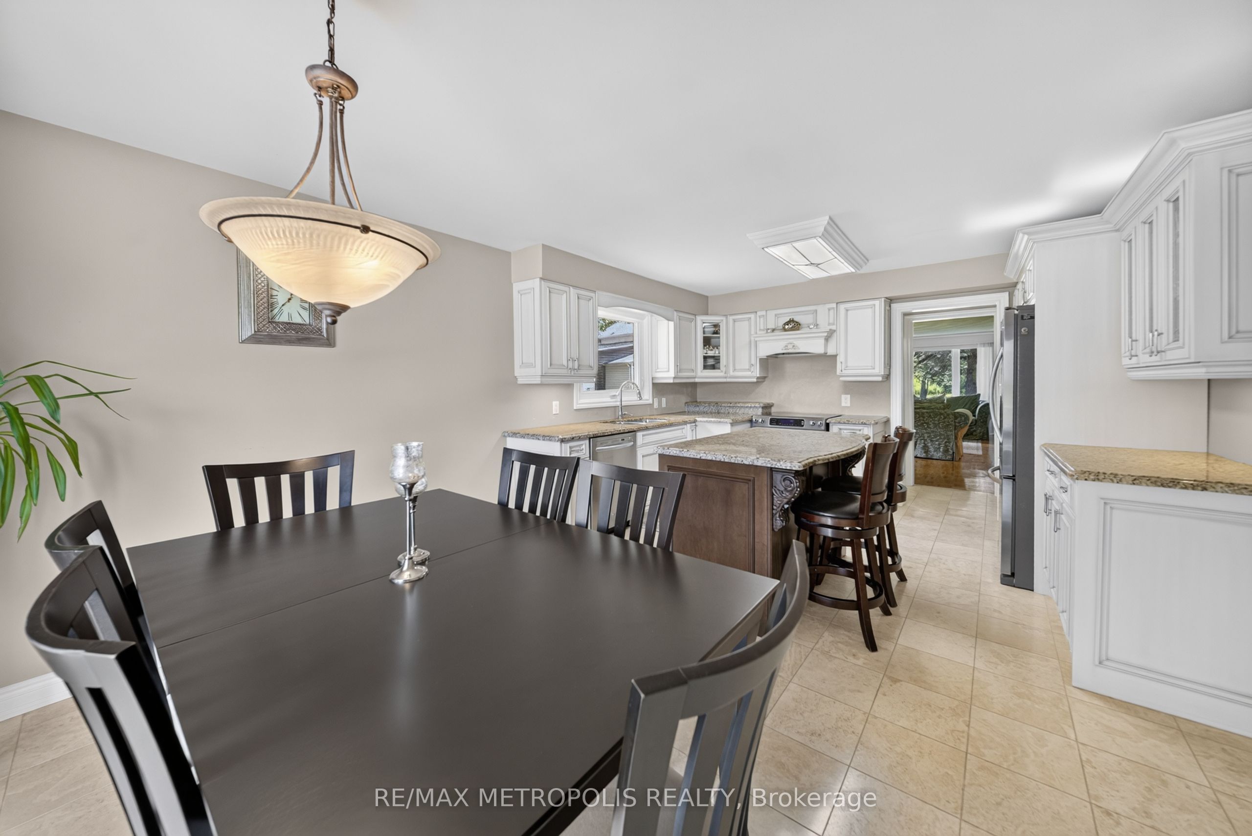 6370 Hillsdale Drive Property Photo 11
