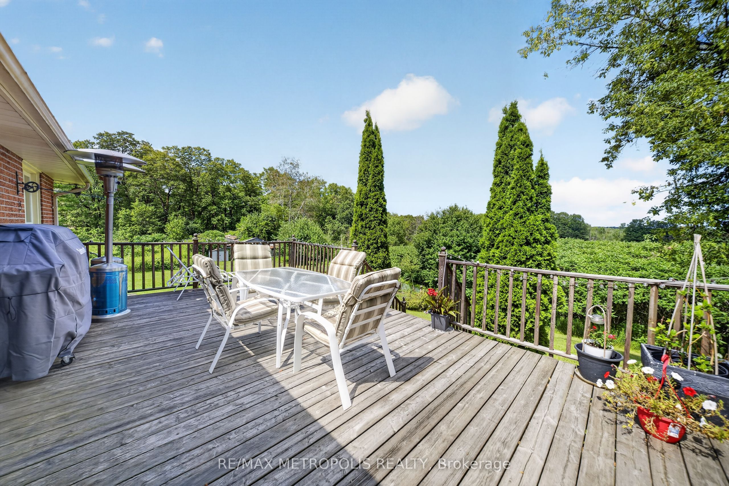 6370 Hillsdale Drive Property Photo 25