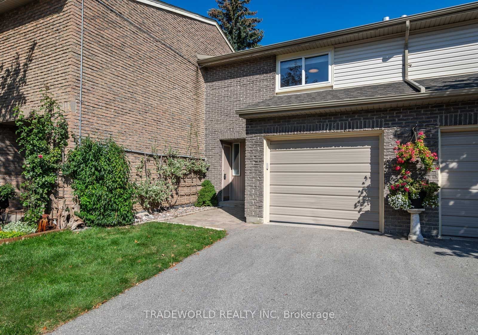 60 Camelot Way Property Photo 1