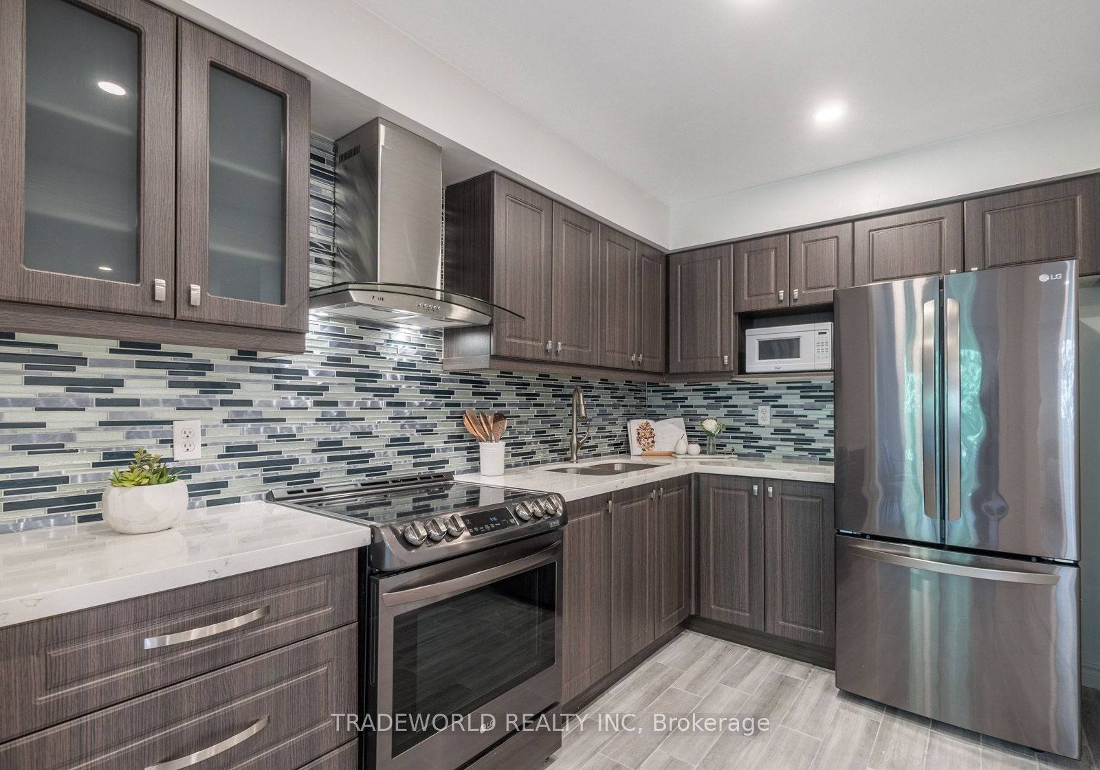 60 Camelot Way Property Photo 5