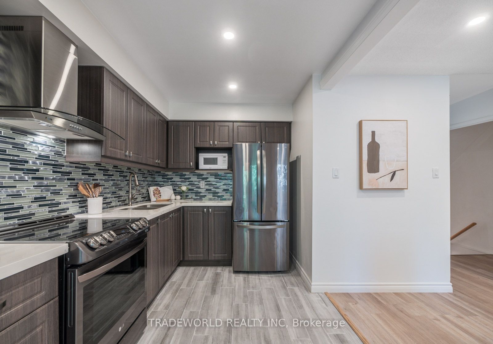60 Camelot Way Property Photo 6