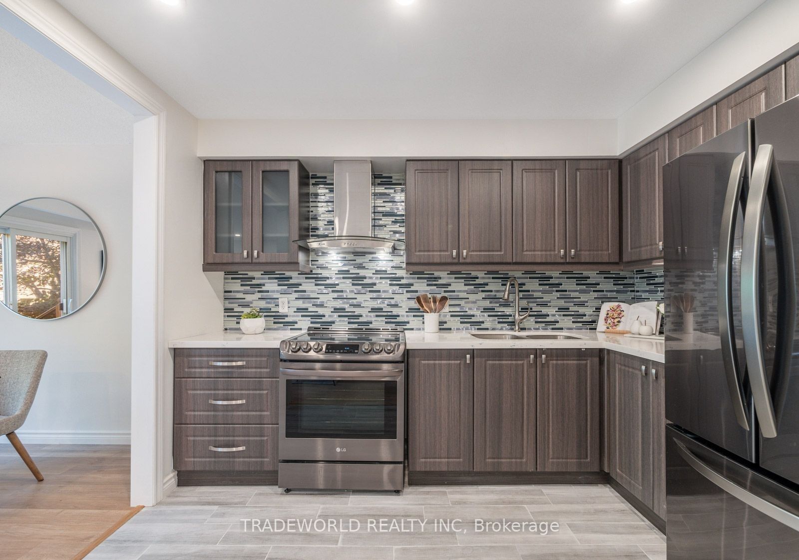 60 Camelot Way Property Photo 8