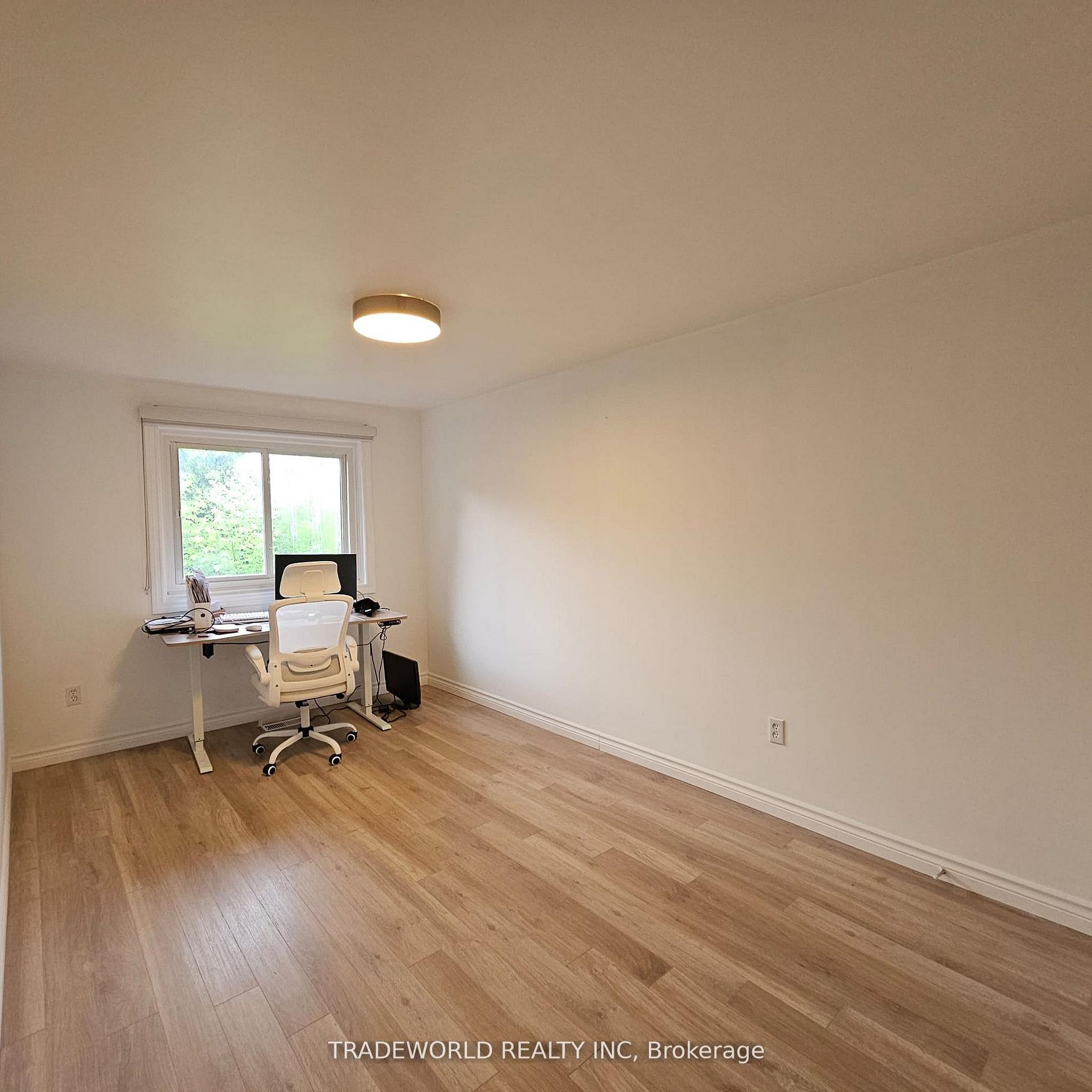 60 Camelot Way Property Photo 14