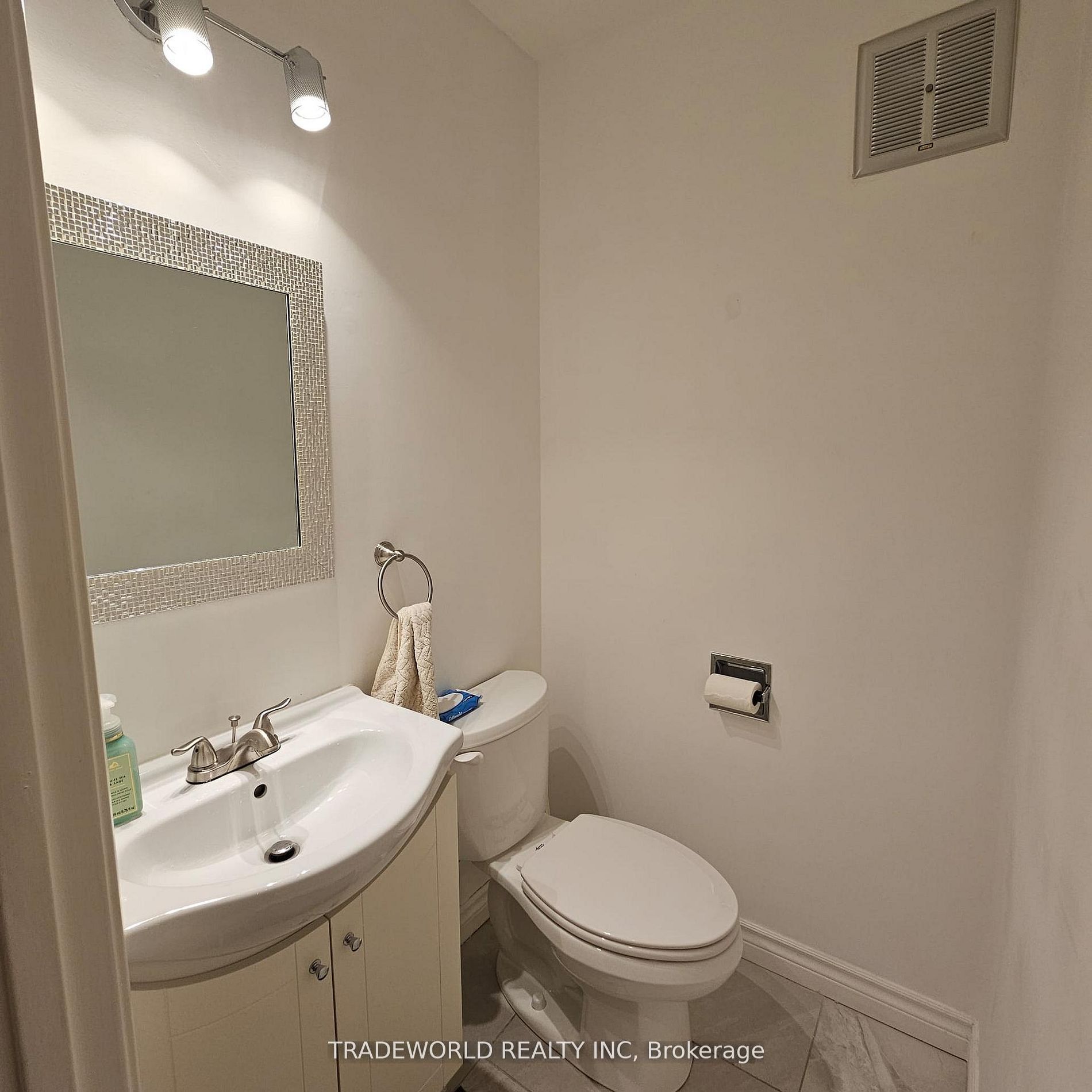 60 Camelot Way Property Photo 15