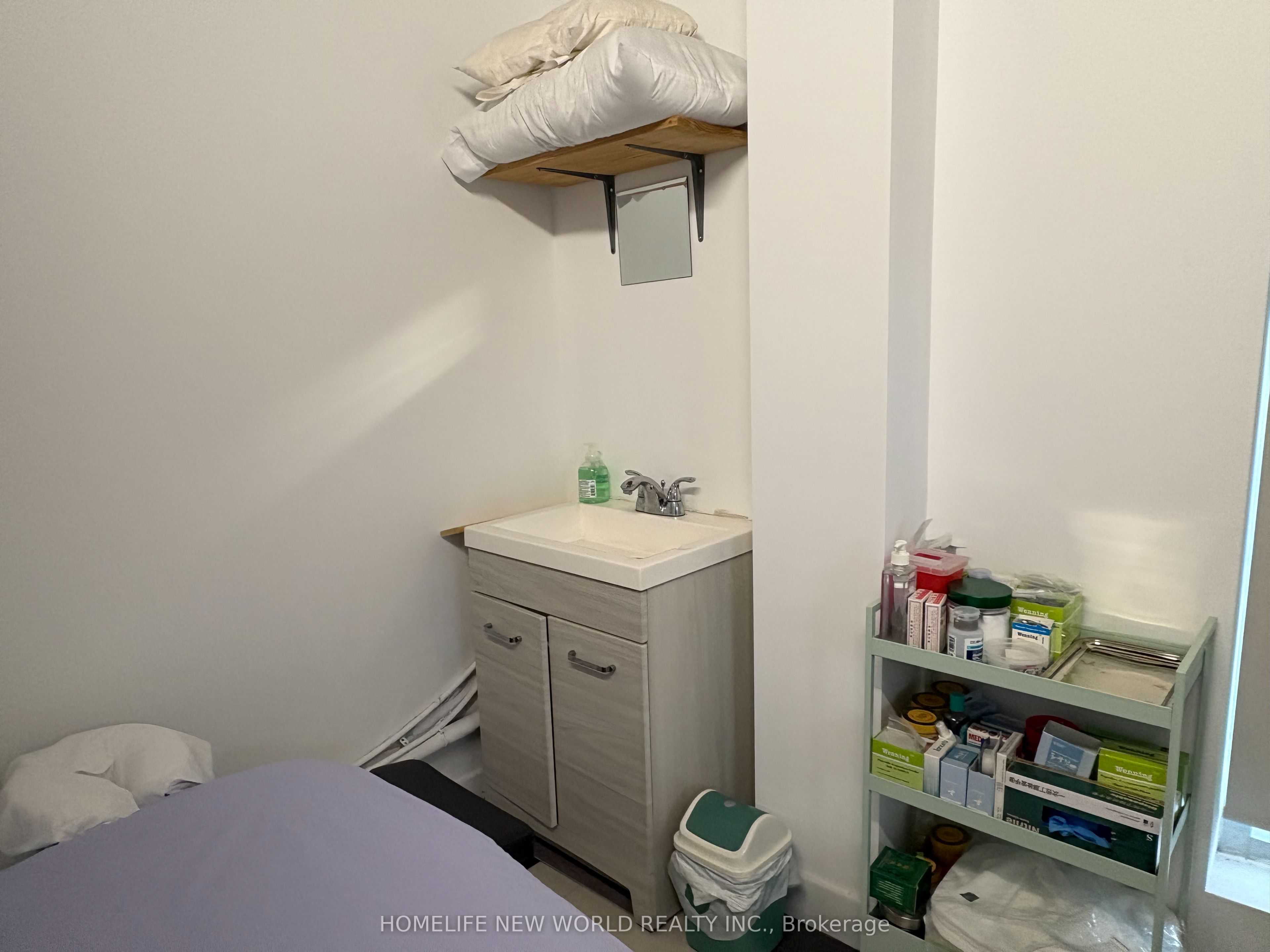 7130 Warden Avenue 101 Property Photo 9