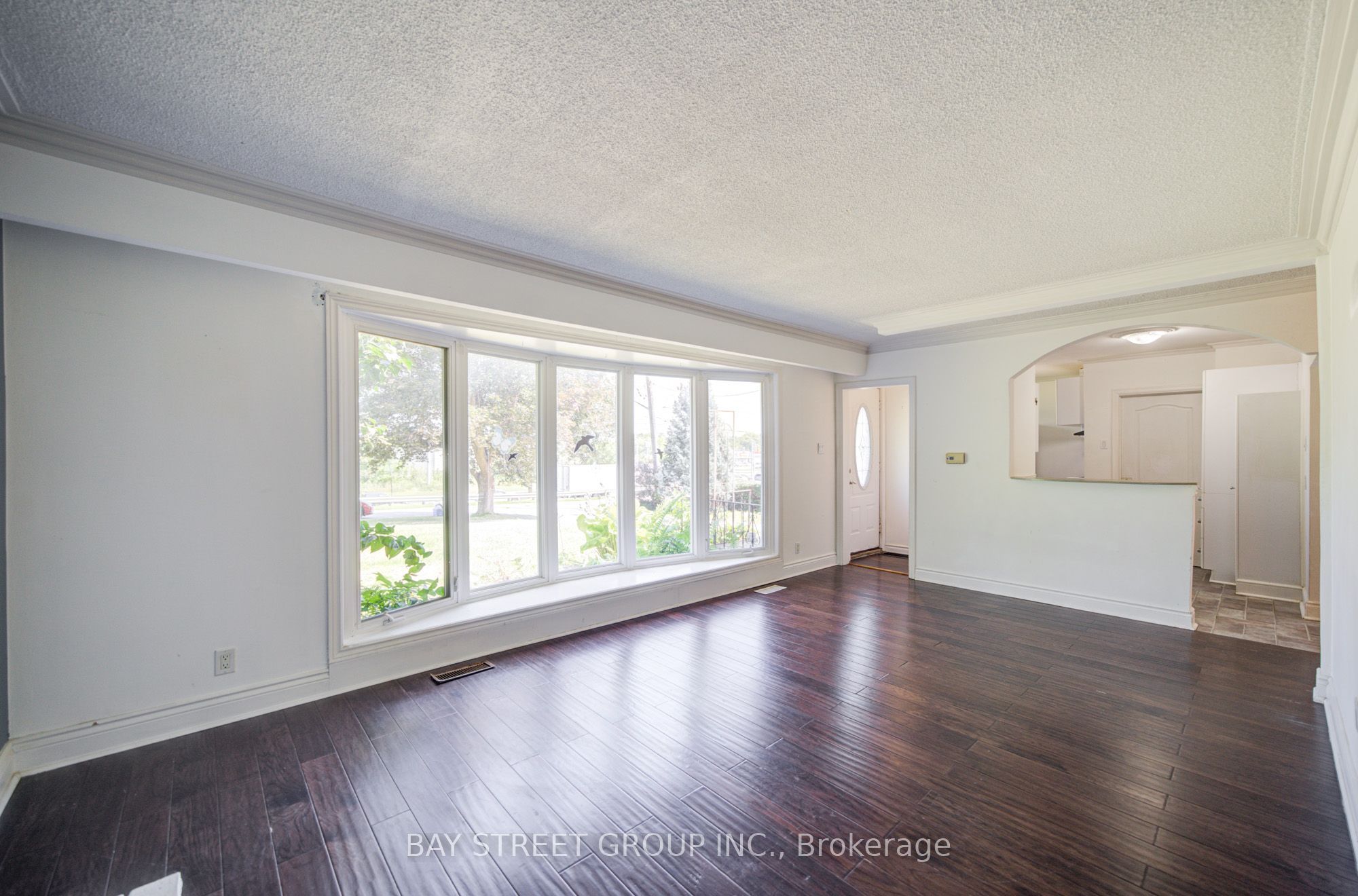 1421 Old Green Lane E Property Photo 11