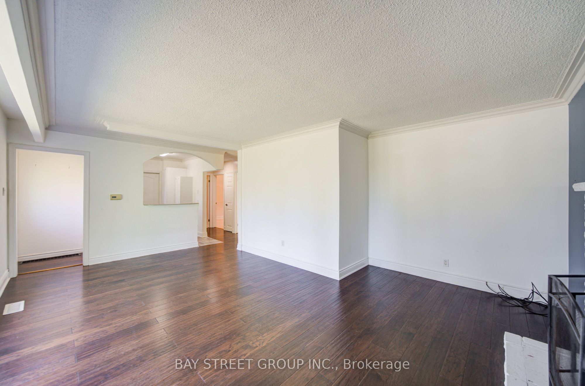 1421 Old Green Lane E Property Photo 12