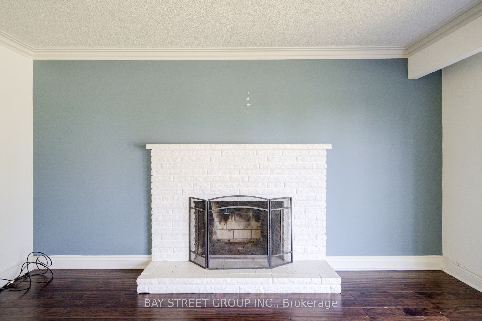 1421 Old Green Lane E Property Photo 13