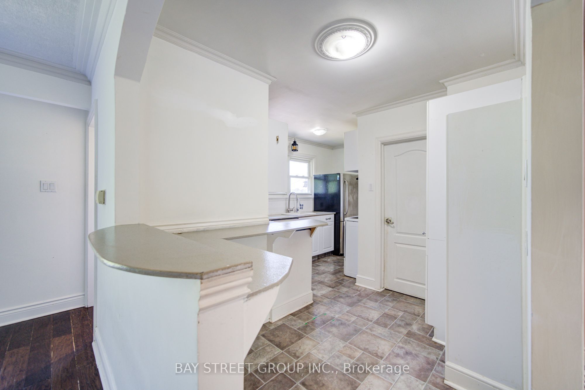 1421 Old Green Lane E Property Photo 14