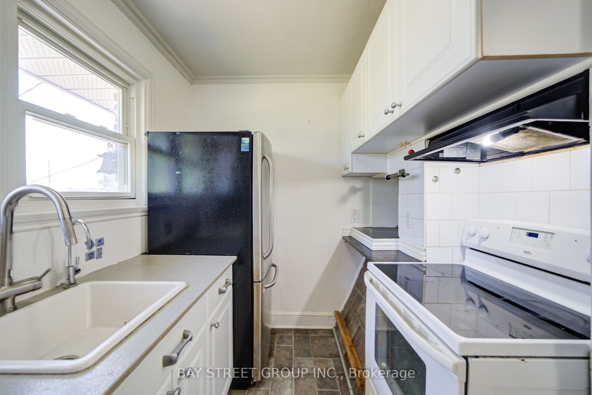 1421 Old Green Lane E Property Photo 19