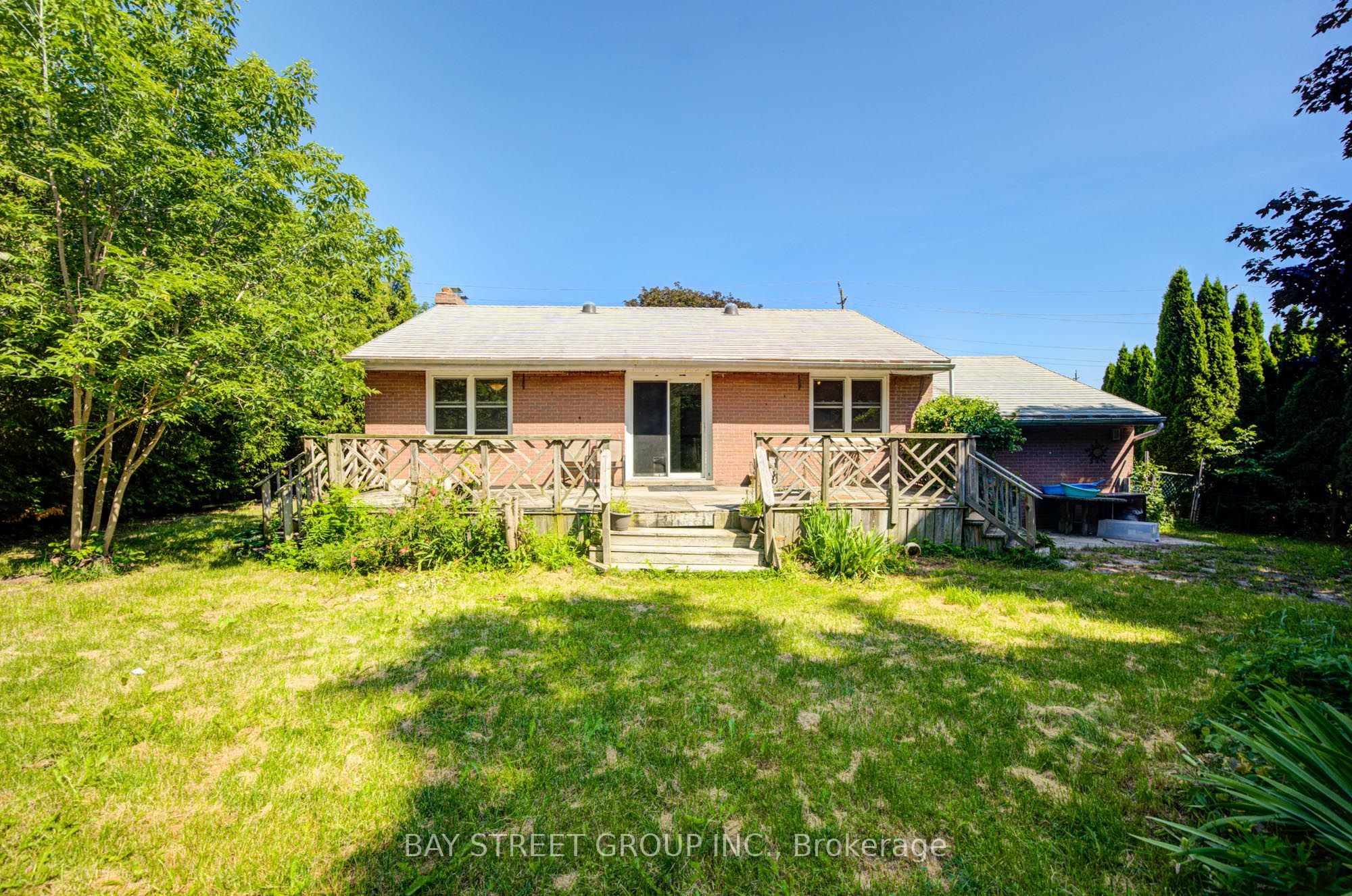 1421 Old Green Lane E Property Photo 49
