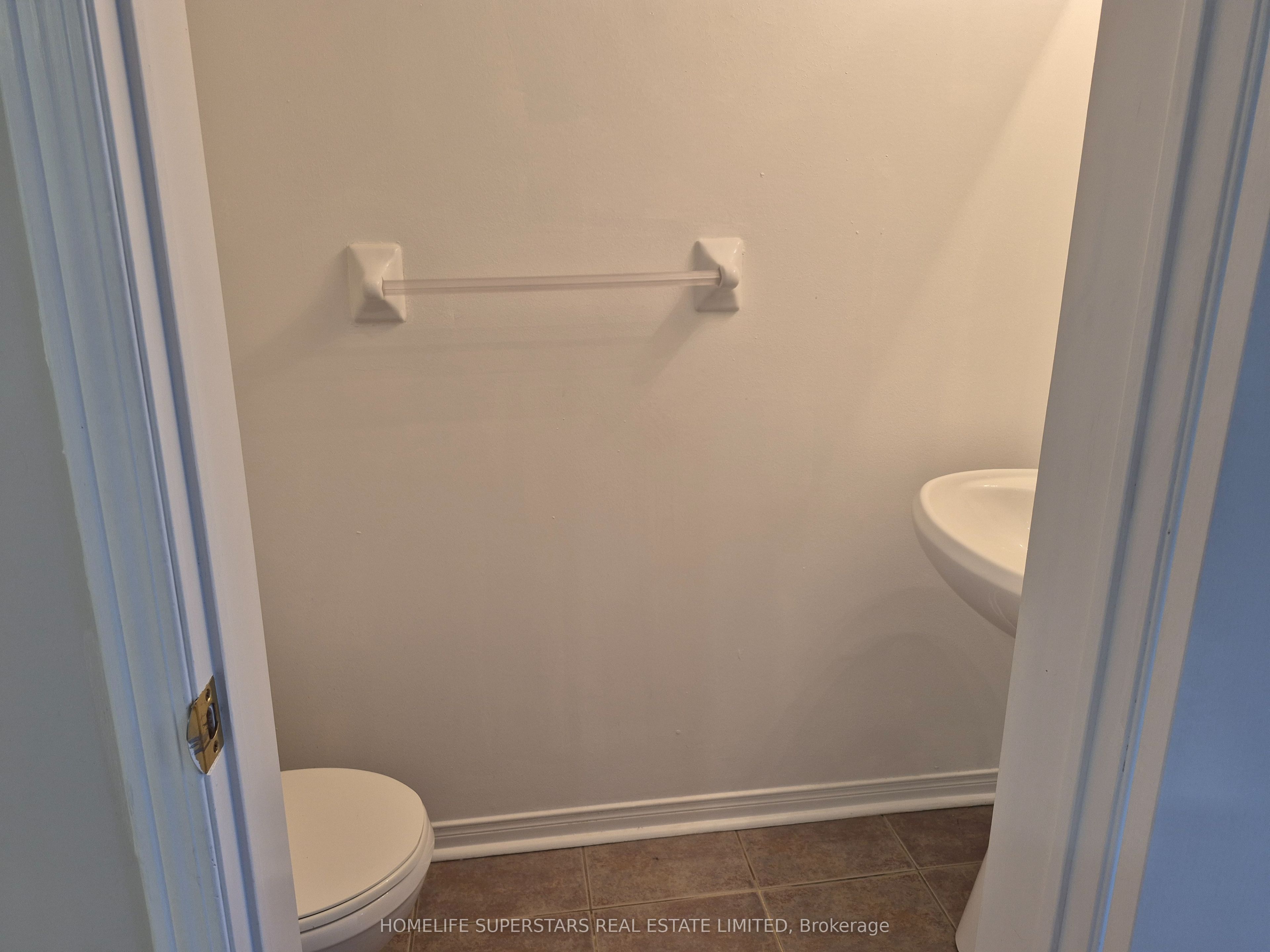 19 Foxchase Avenue 46 Property Photo 8