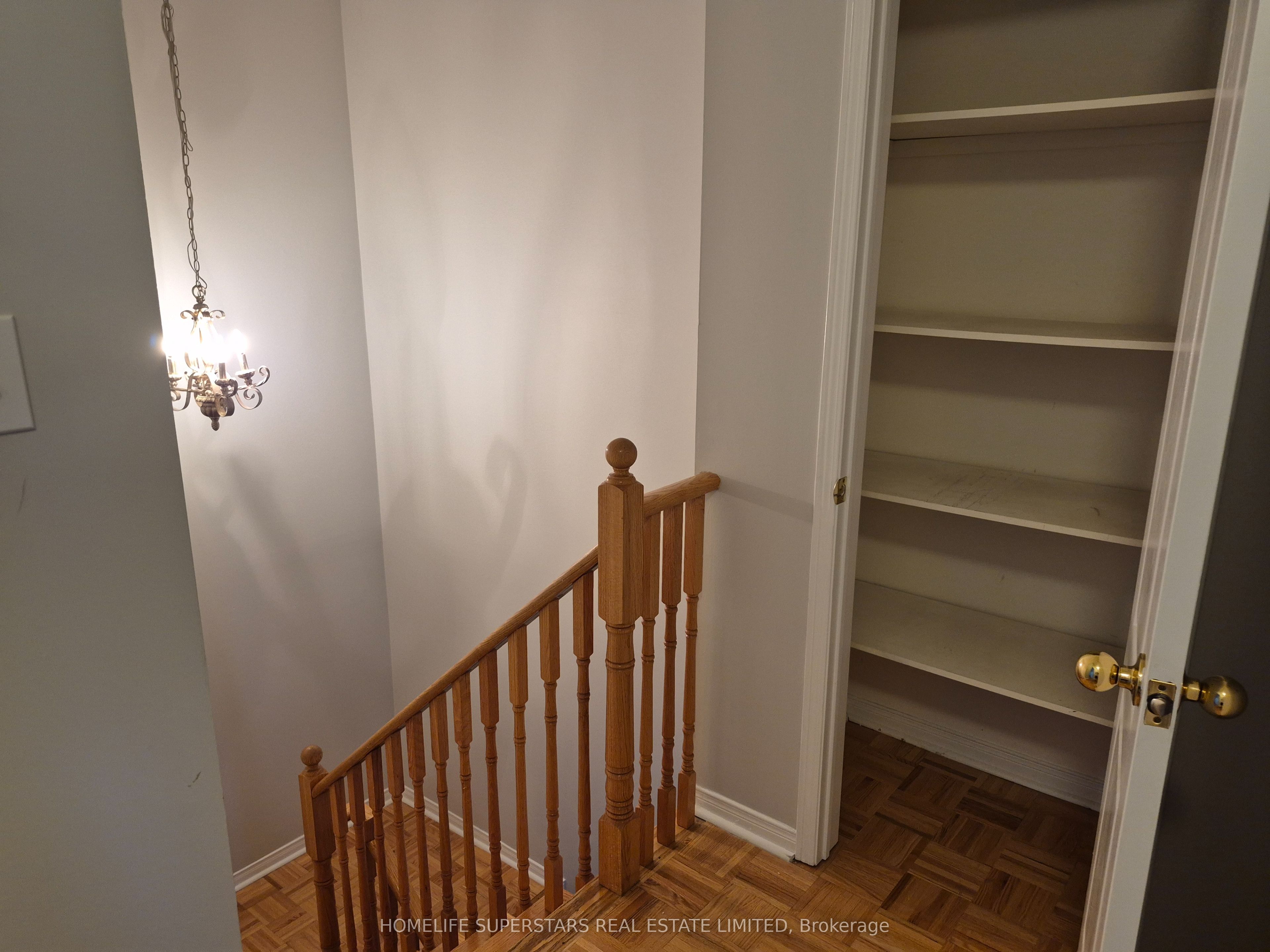 19 Foxchase Avenue 46 Property Photo 9