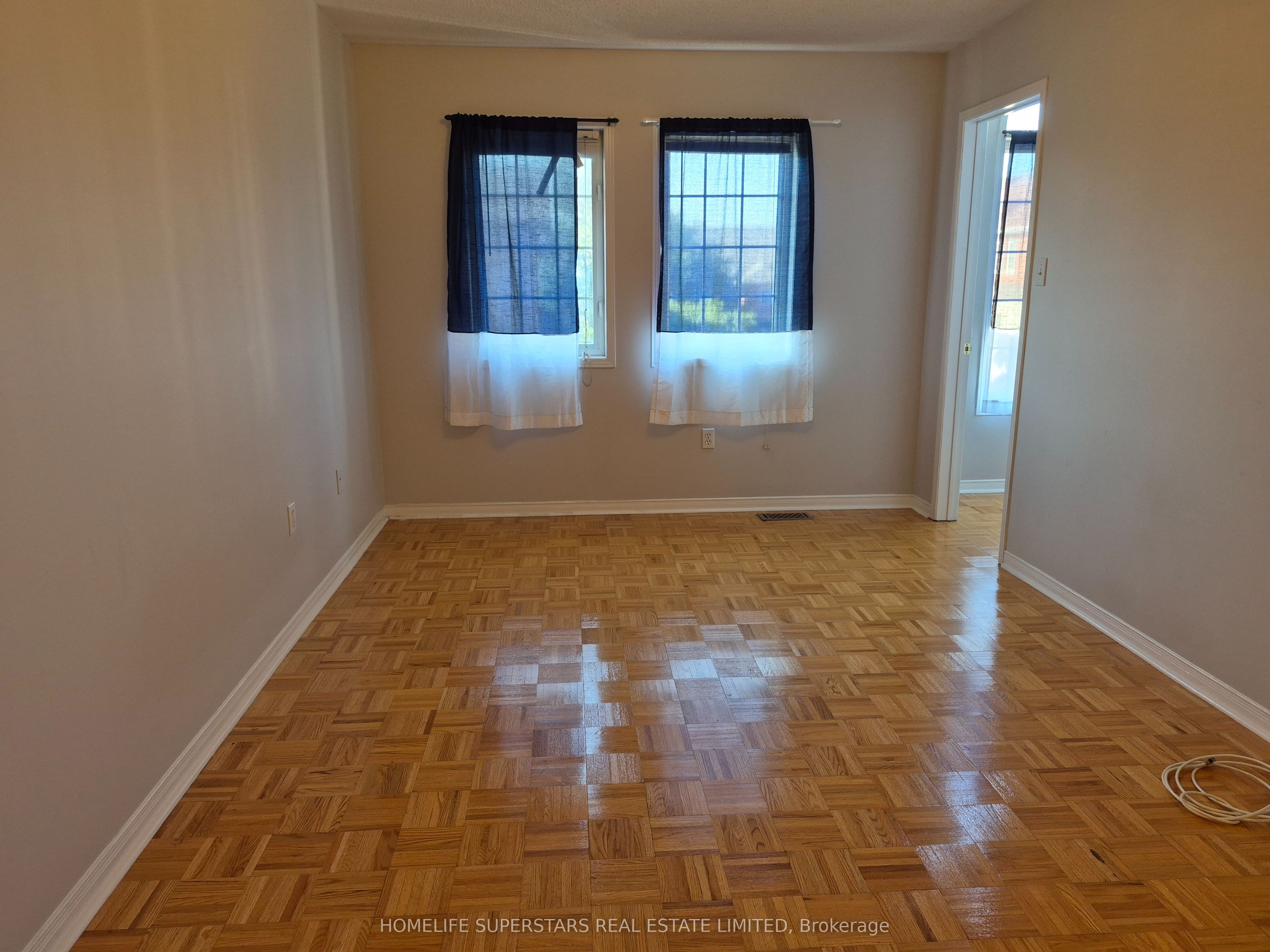 19 Foxchase Avenue 46 Property Photo 10