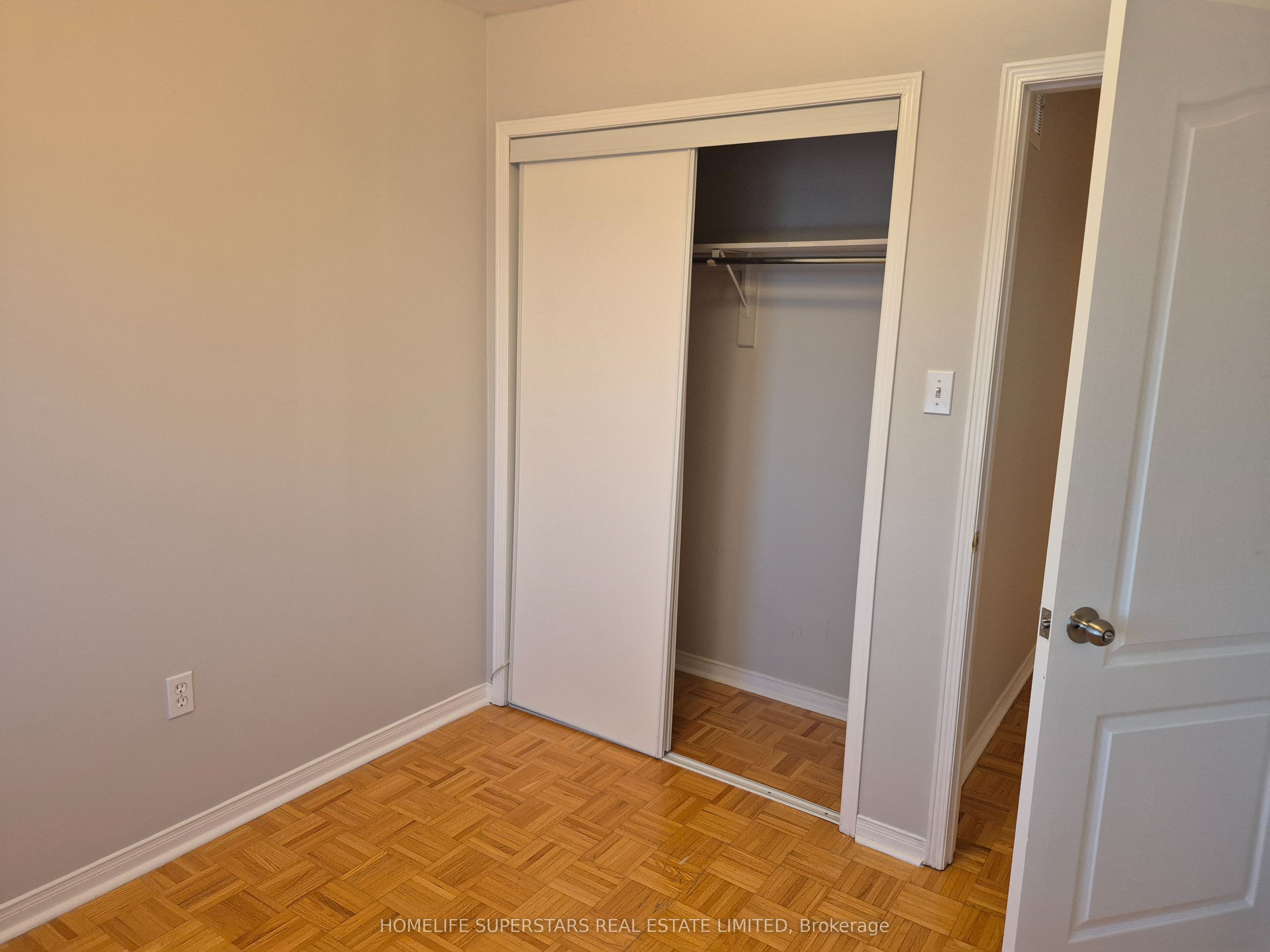 19 Foxchase Avenue 46 Property Photo 14