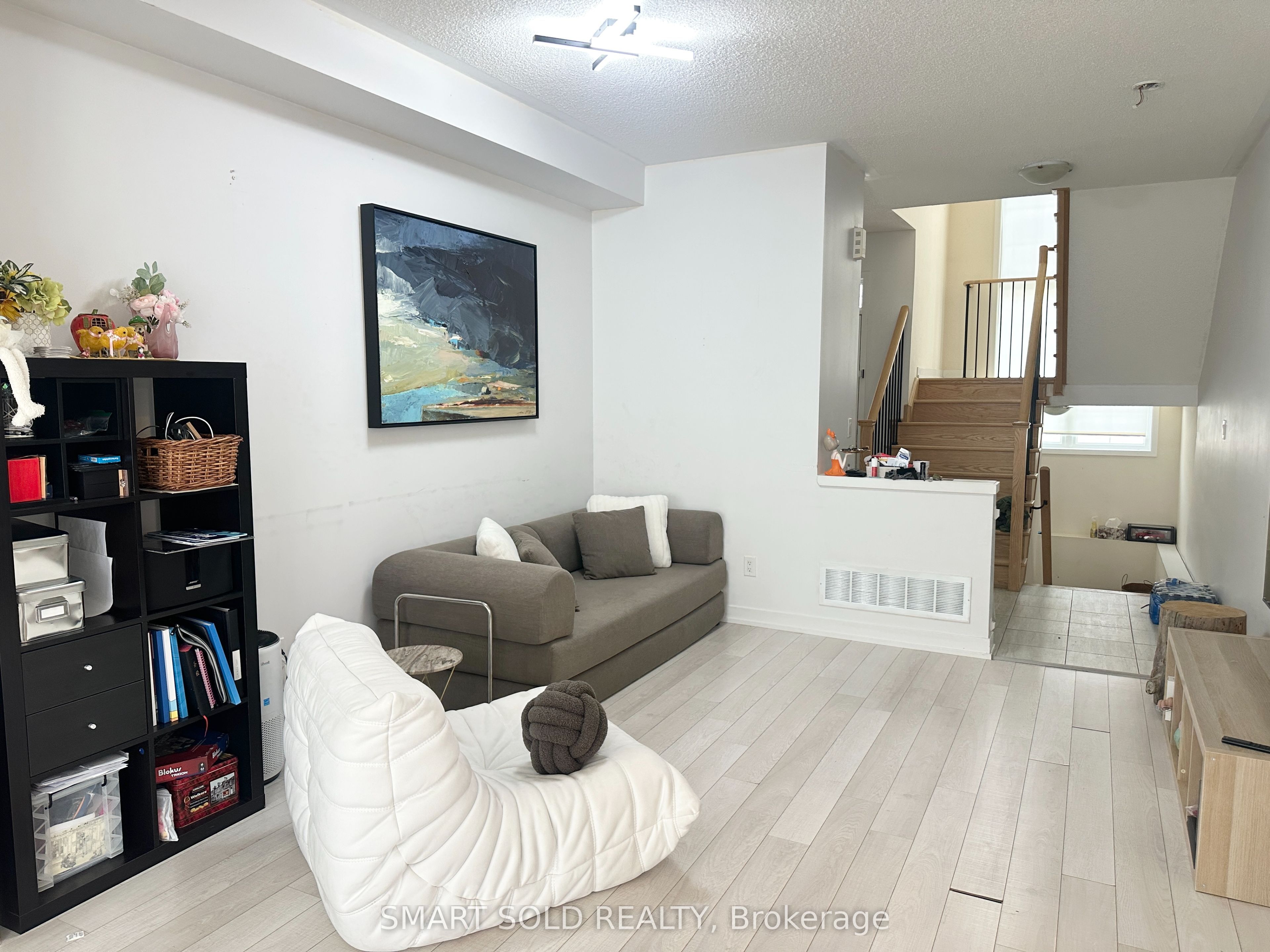 25 Avonmore Trail Property Photo 5
