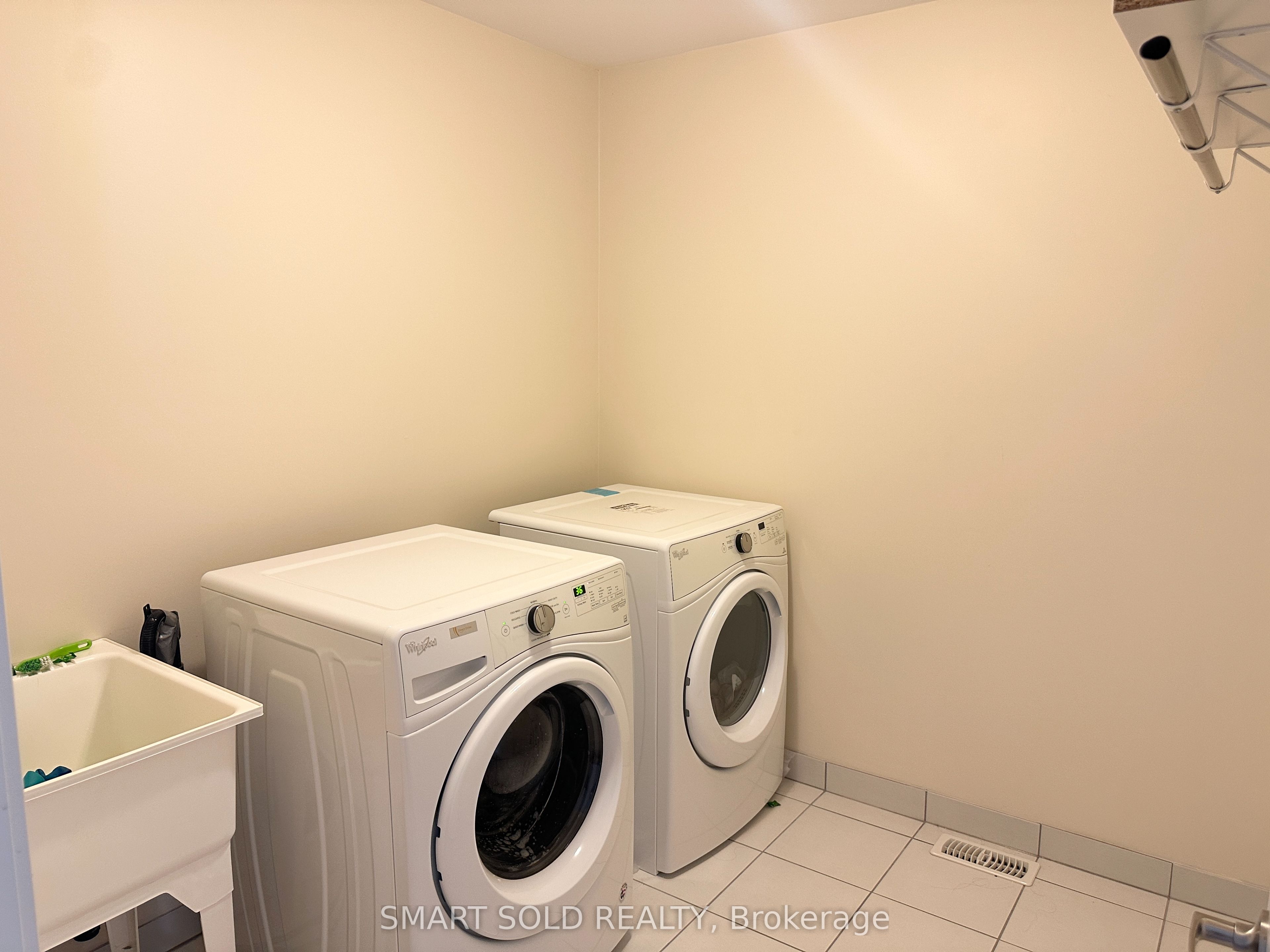 25 Avonmore Trail Property Photo 15