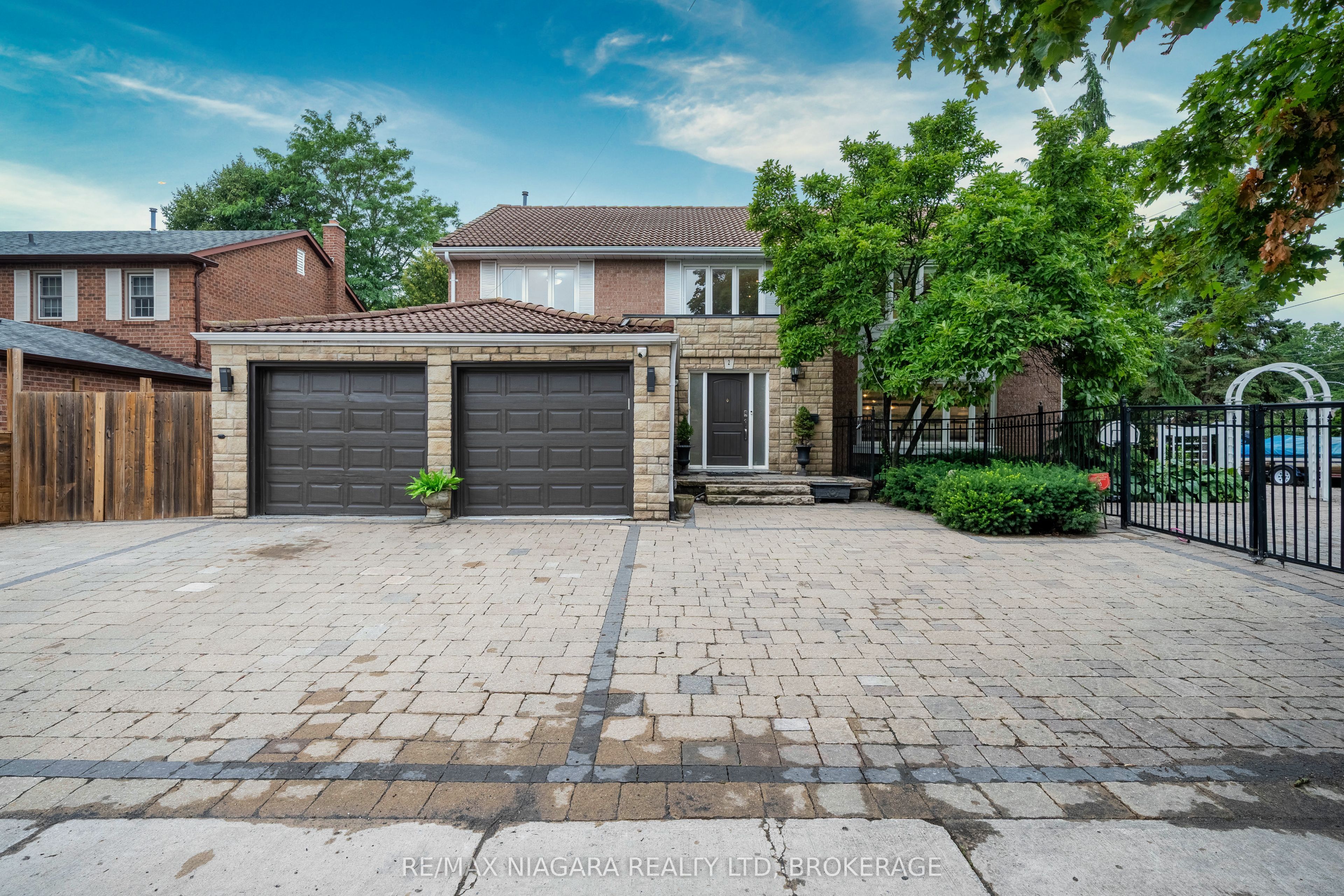 2 Aitken Circle Property Photo 1