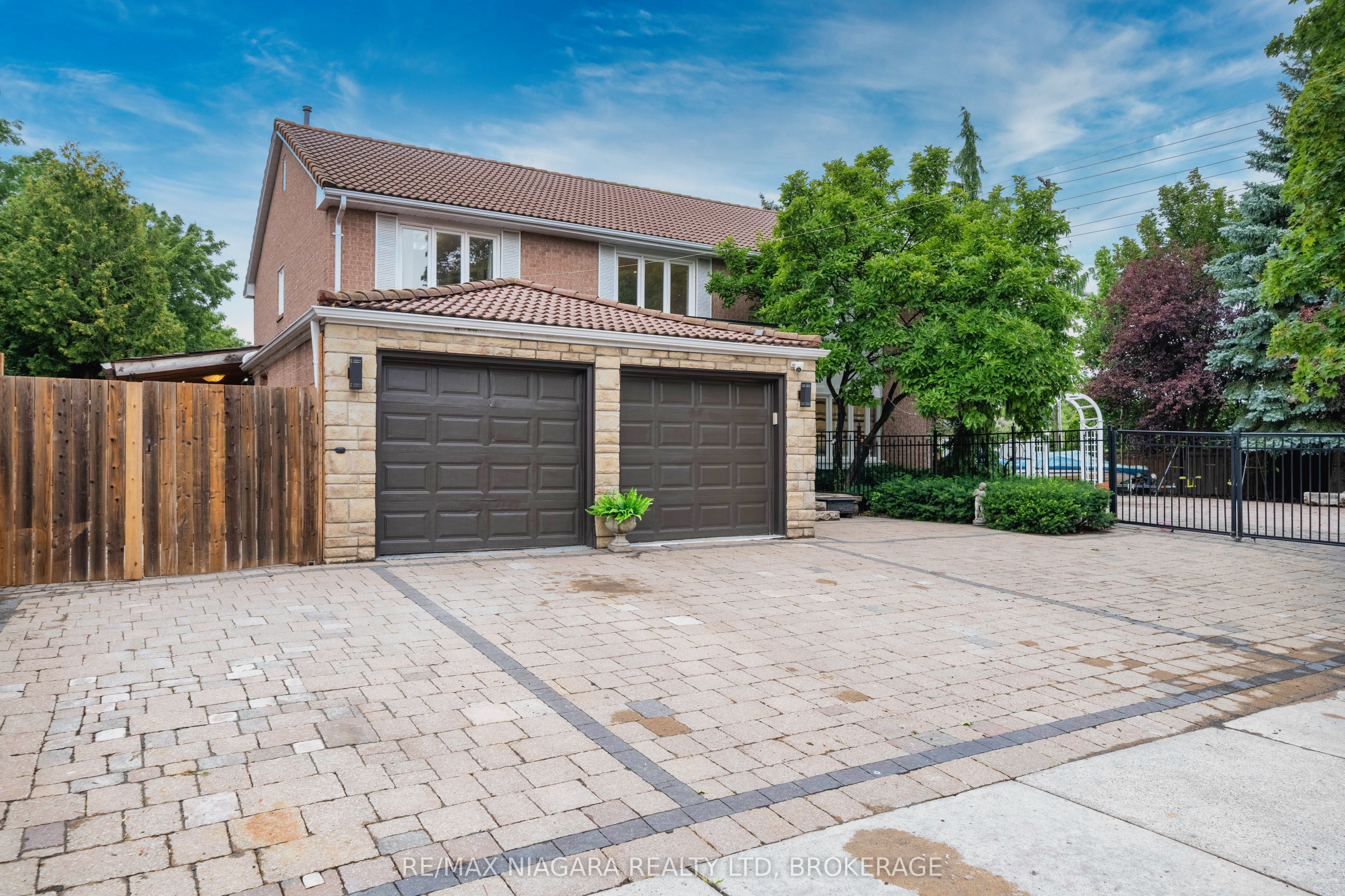 2 Aitken Circle Property Photo 2