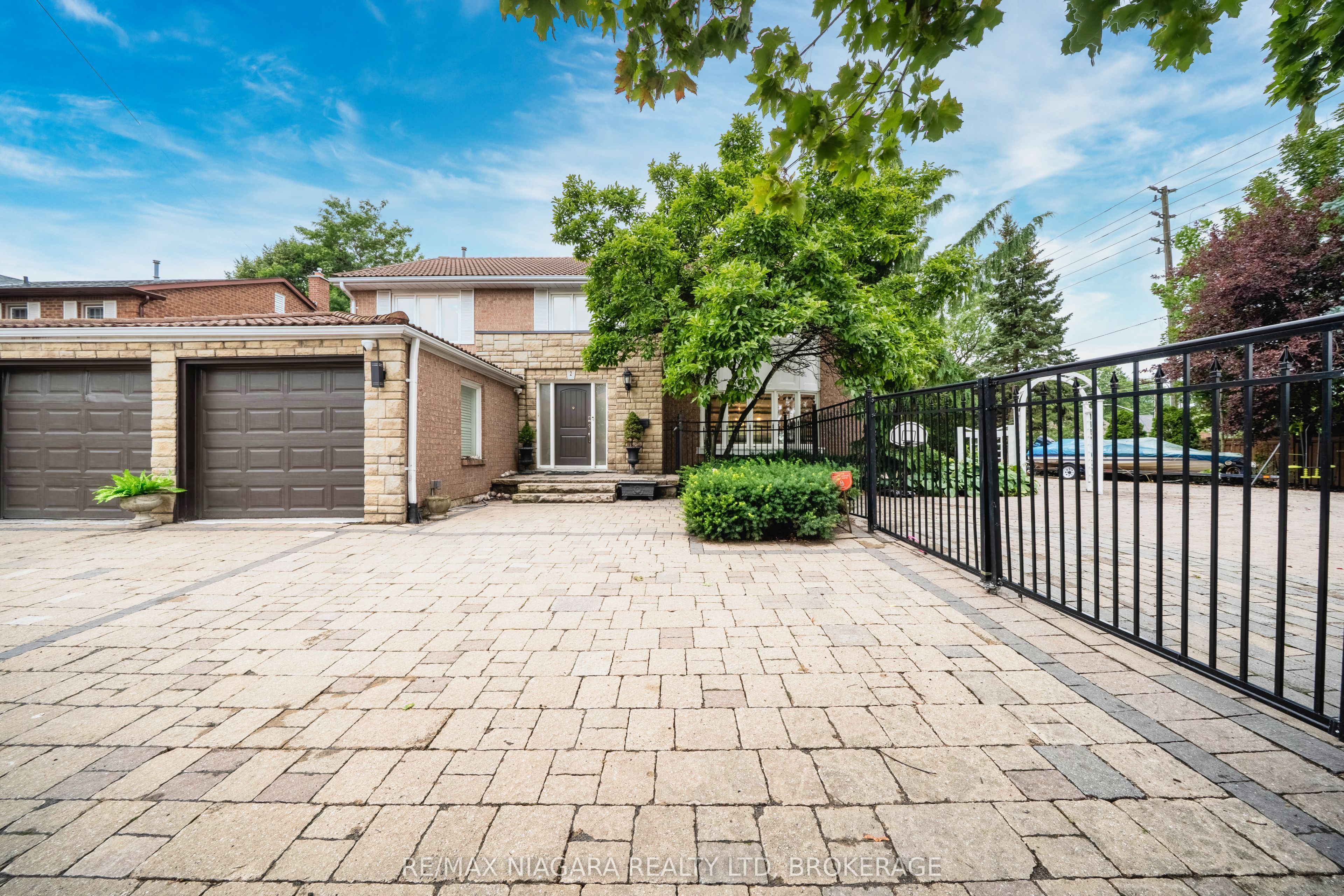 2 Aitken Circle Property Photo 4