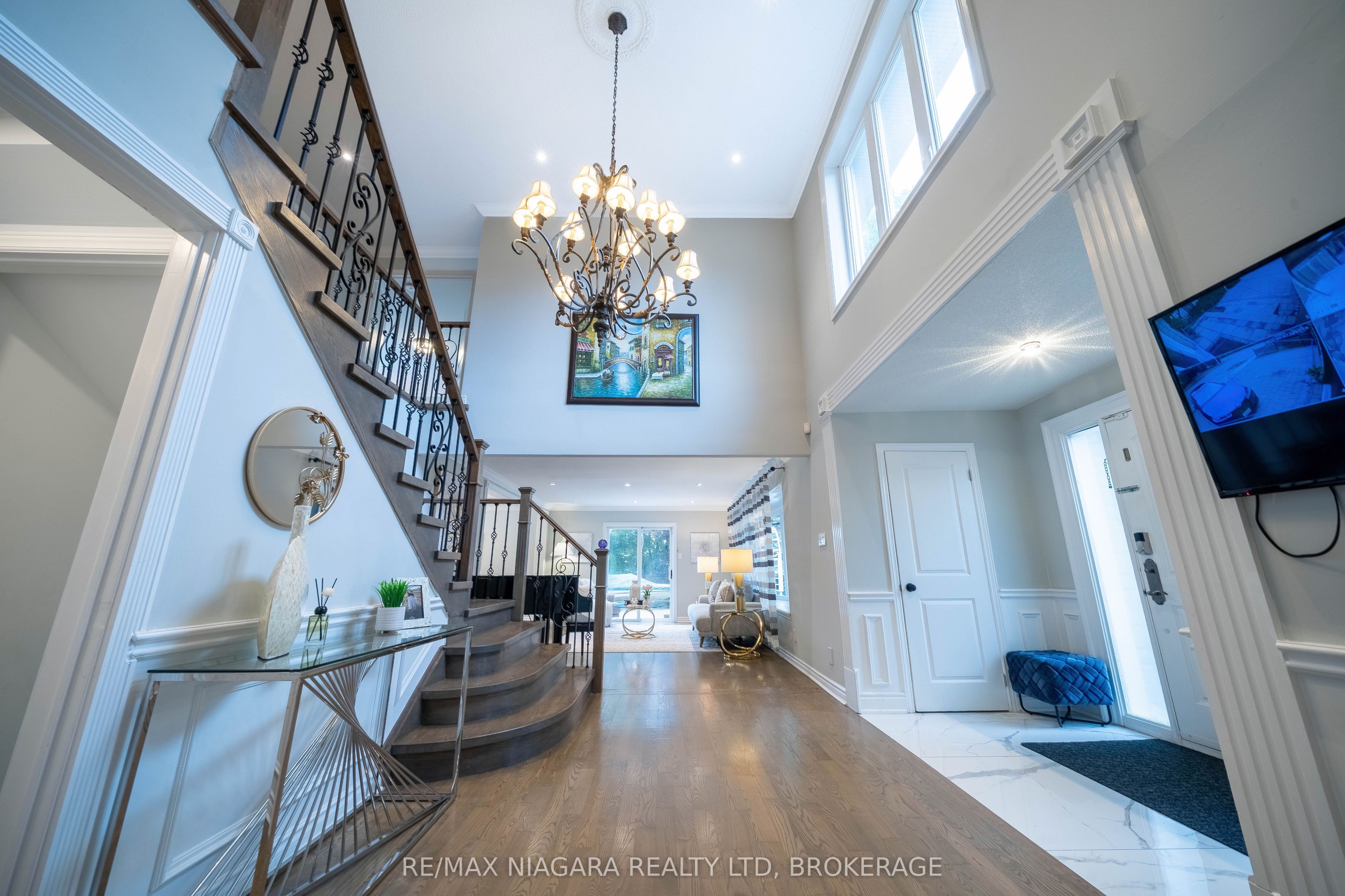 2 Aitken Circle Property Photo 8